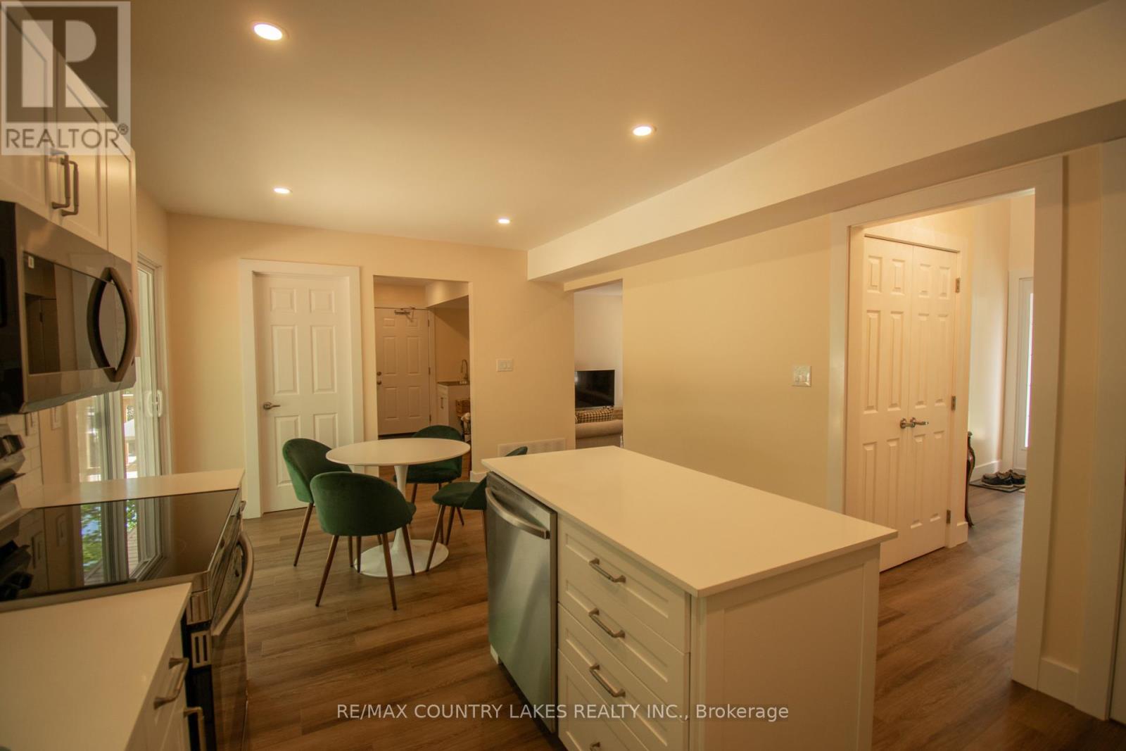657 13th Line S, Oro-Medonte, Ontario  L0L 1T0 - Photo 16 - S13213278