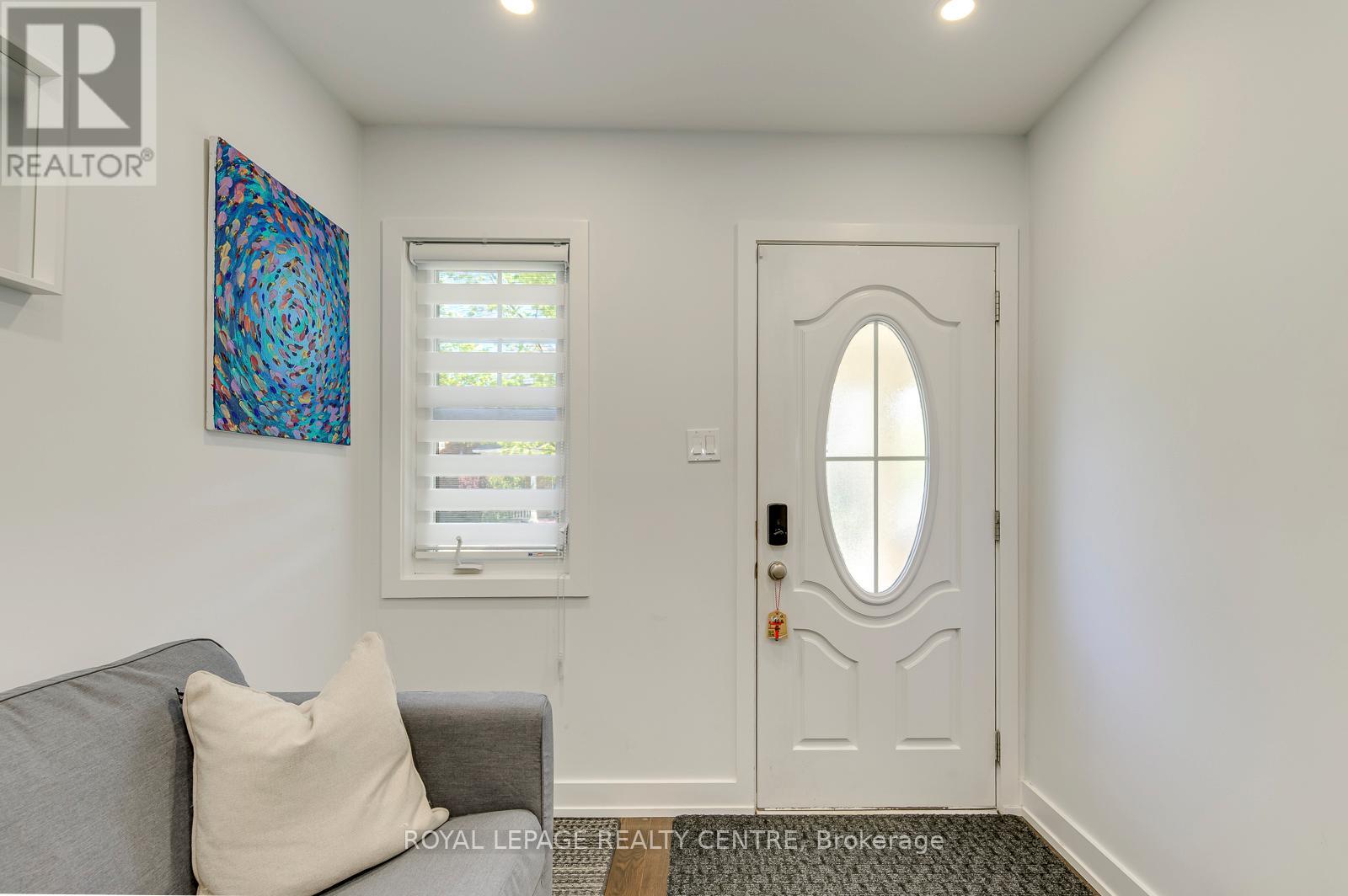 519 Cavanagh Lane, Milton, Ontario  L9T 8G4 - Photo 4 - W13212910