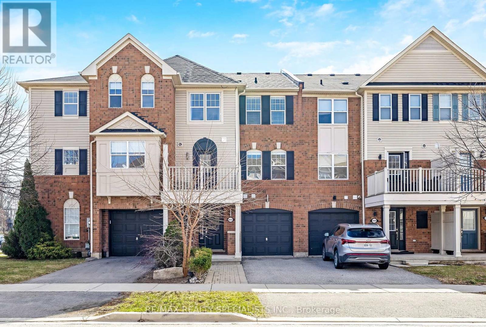 3032 DRUMLOCH AVENUE, Oakville, Ontario