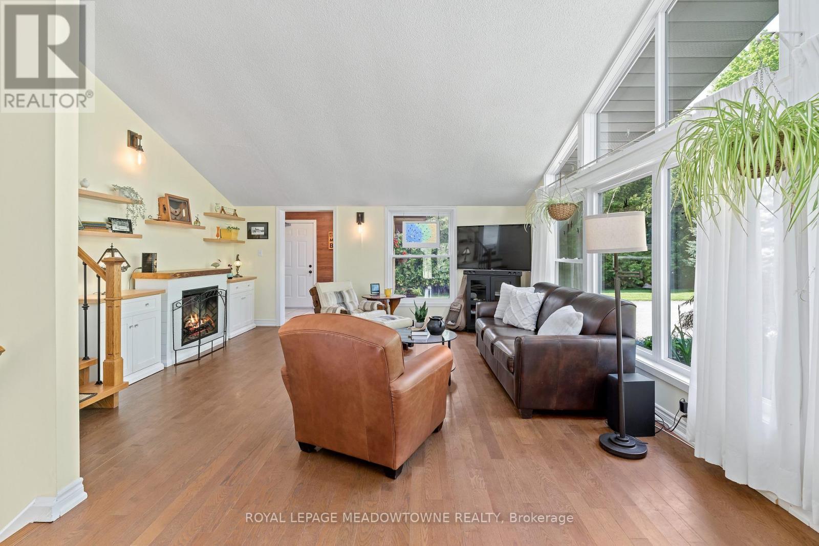 12072 Sixth Line, Halton Hills, Ontario  L0P 1H0 - Photo 10 - W13212936