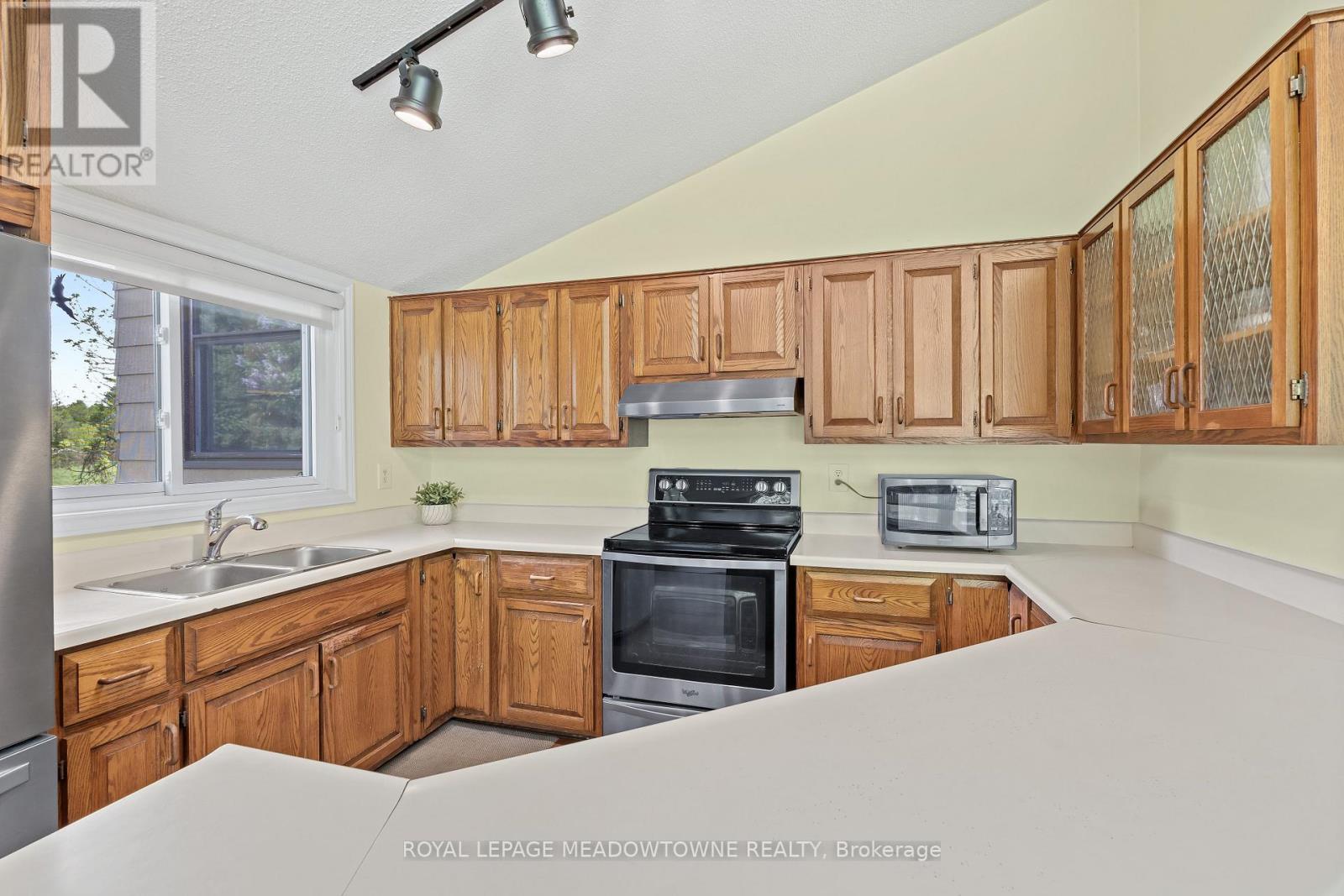 12072 Sixth Line, Halton Hills, Ontario  L0P 1H0 - Photo 19 - W13212936