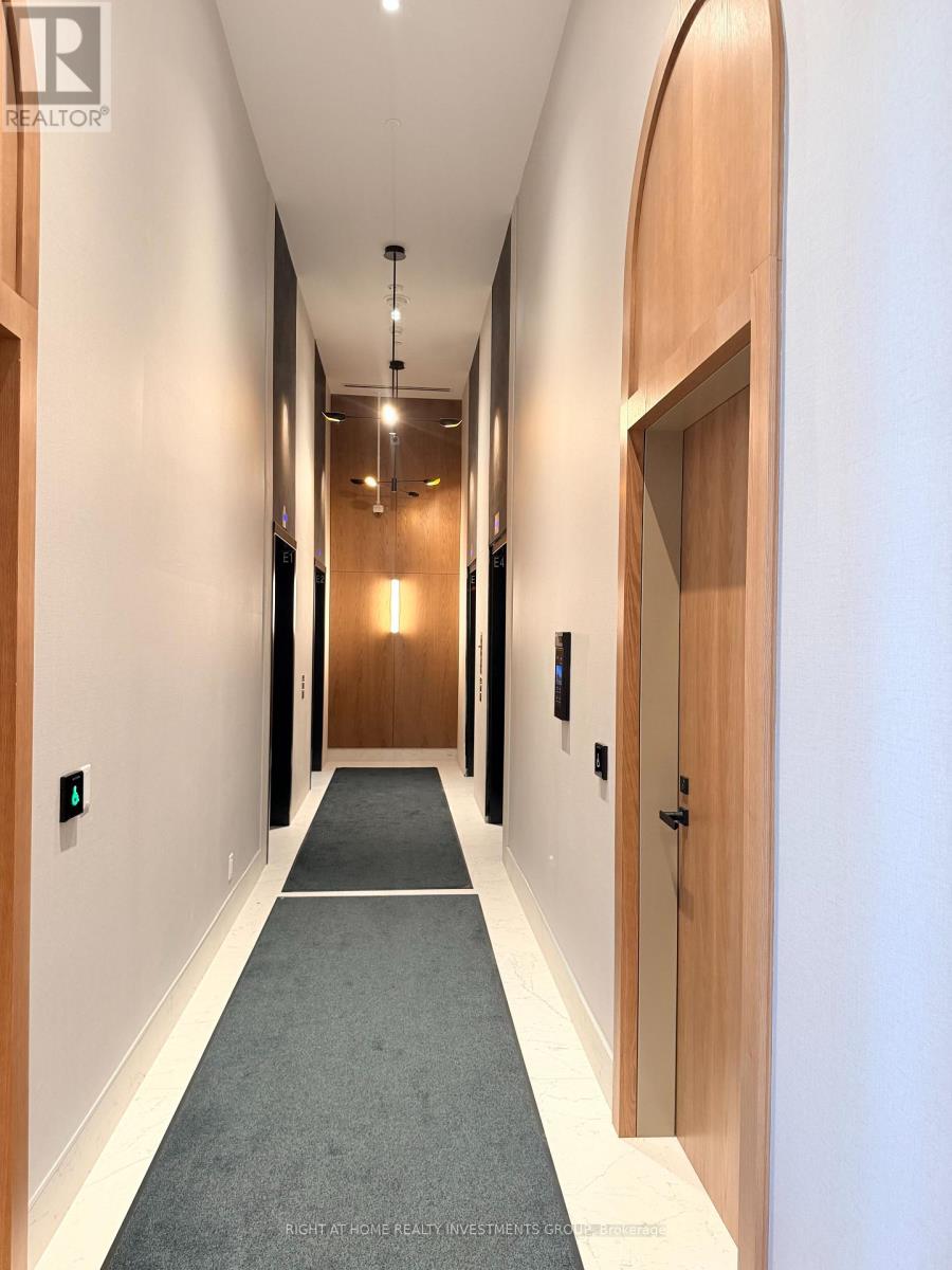 2101 - 1185 Dupont Street, Toronto, Ontario  M6H 1A5 - Photo 3 - W13212958