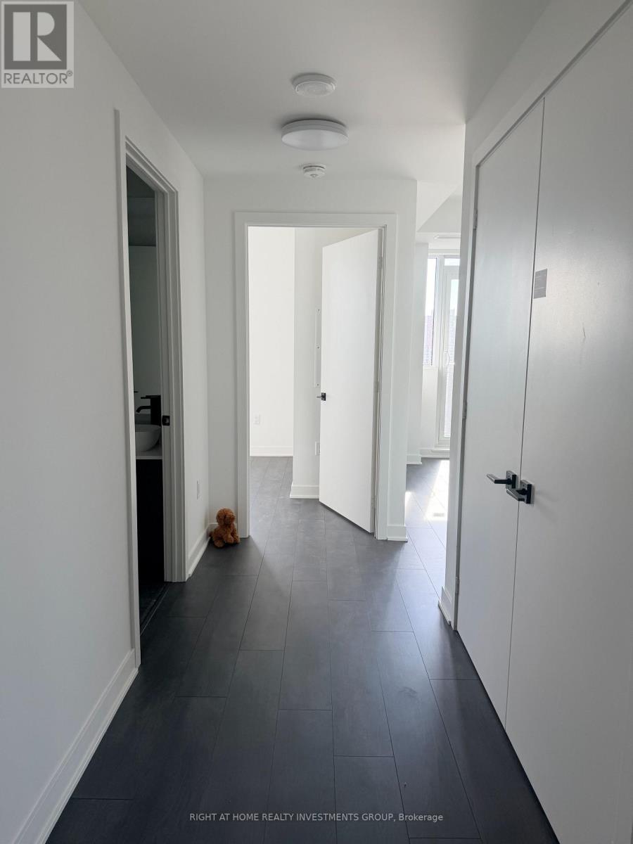 2101 - 1185 Dupont Street, Toronto, Ontario  M6H 1A5 - Photo 7 - W13212958