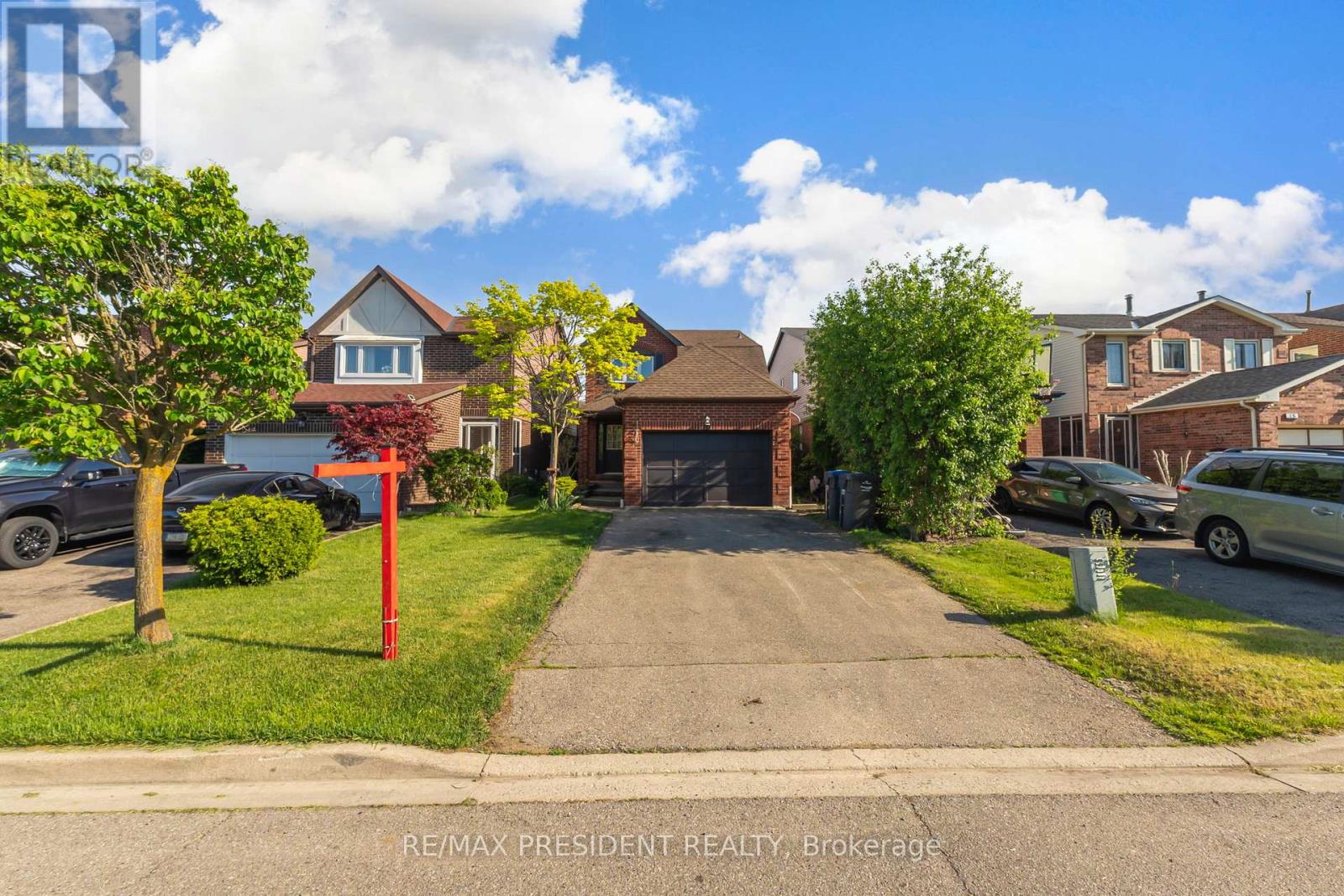 19 Copeland Road, Brampton, Ontario  L6Y 2S5 - Photo 2 - W13213040