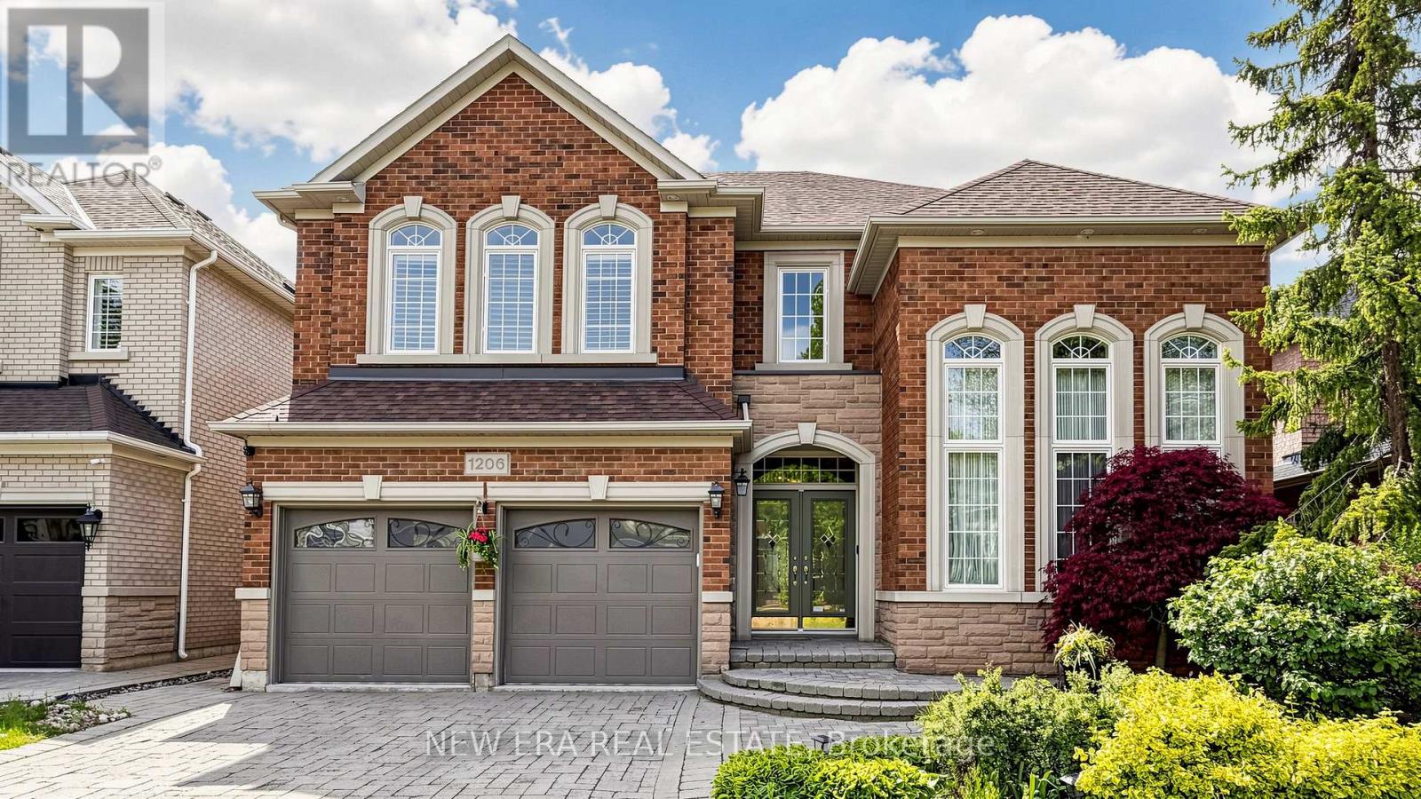 1206 Lindenrock Drive, Oakville, Ontario  L6H 6T4 - Photo 1 - W13213144