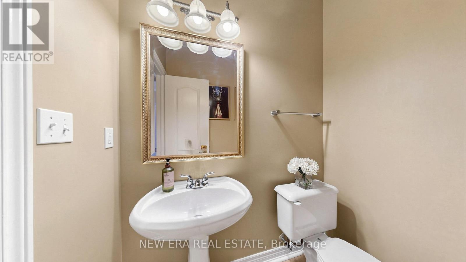 1206 Lindenrock Drive, Oakville, Ontario  L6H 6T4 - Photo 15 - W13213144