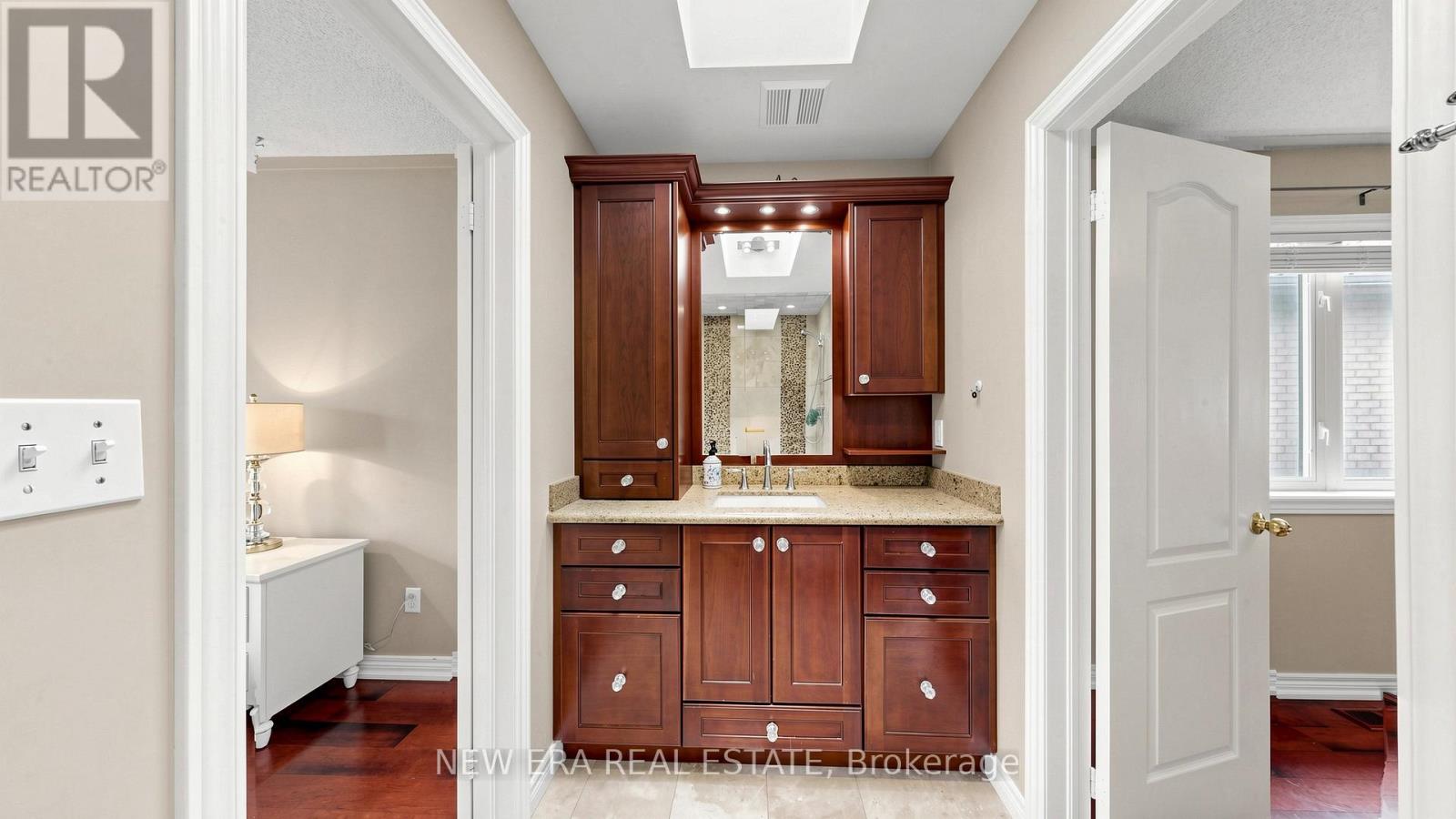 1206 Lindenrock Drive, Oakville, Ontario  L6H 6T4 - Photo 27 - W13213144