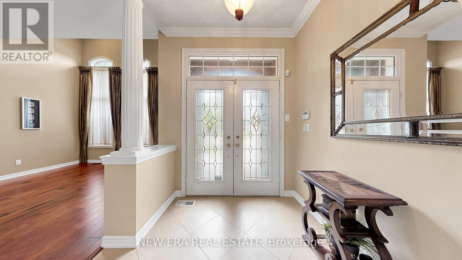 1206 Lindenrock Drive, Oakville, Ontario  L6H 6T4 - Photo 3 - W13213144