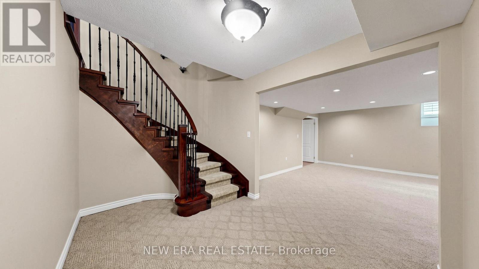 1206 Lindenrock Drive, Oakville, Ontario  L6H 6T4 - Photo 35 - W13213144