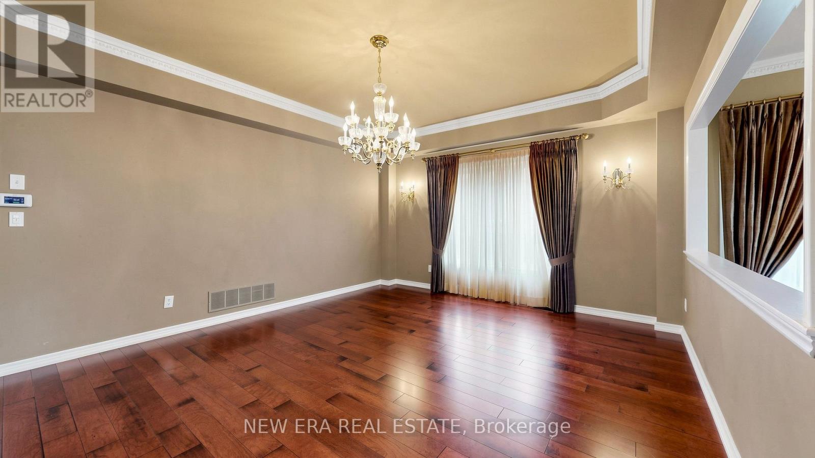 1206 Lindenrock Drive, Oakville, Ontario  L6H 6T4 - Photo 6 - W13213144