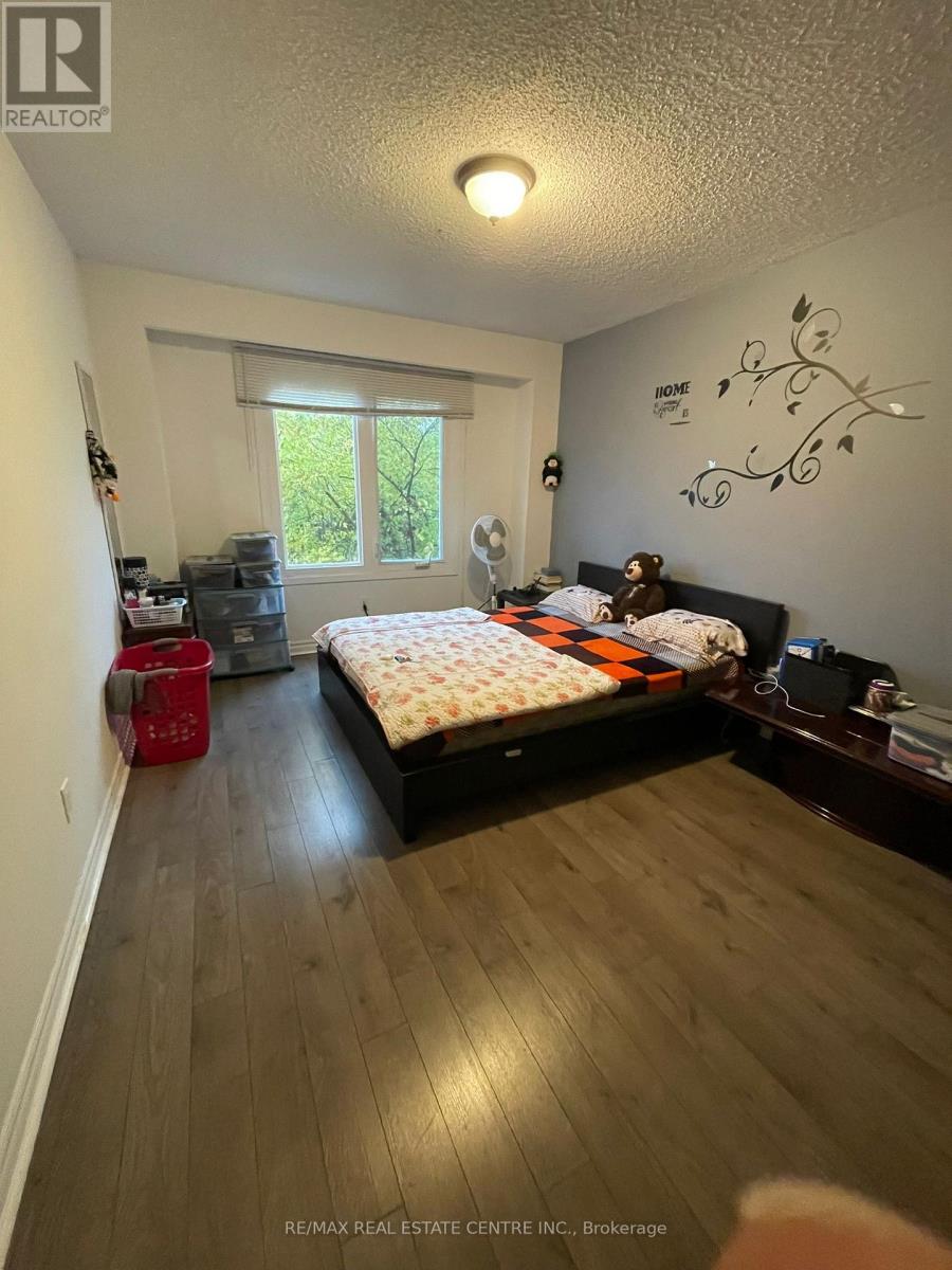 26 Foxacre Row, Brampton, Ontario  L6V 3P5 - Photo 10 - W13213188
