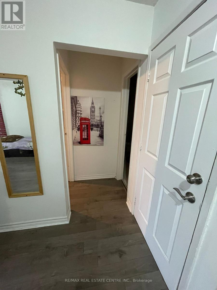 26 Foxacre Row, Brampton, Ontario  L6V 3P5 - Photo 7 - W13213188