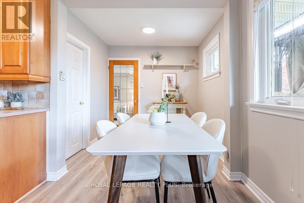 27 Sora Drive, Mississauga, Ontario  L5M 1B3 - Photo 10 - W13213226