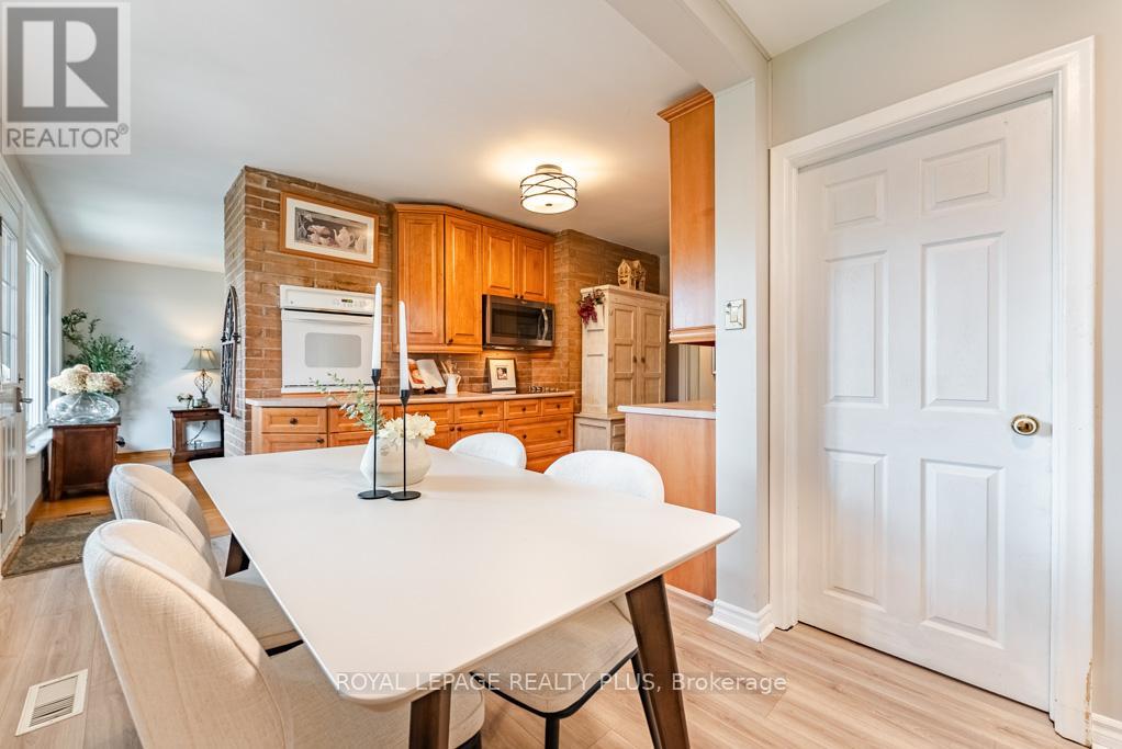 27 Sora Drive, Mississauga, Ontario  L5M 1B3 - Photo 12 - W13213226