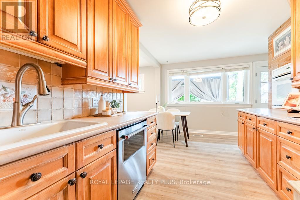 27 Sora Drive, Mississauga, Ontario  L5M 1B3 - Photo 14 - W13213226