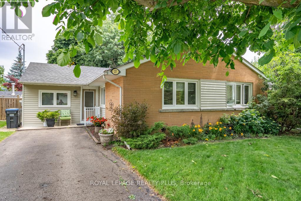 27 Sora Drive, Mississauga, Ontario  L5M 1B3 - Photo 2 - W13213226
