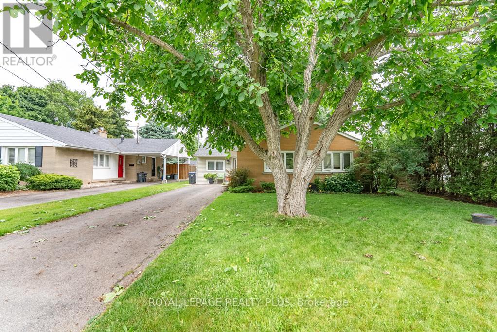 27 Sora Drive, Mississauga, Ontario  L5M 1B3 - Photo 3 - W13213226