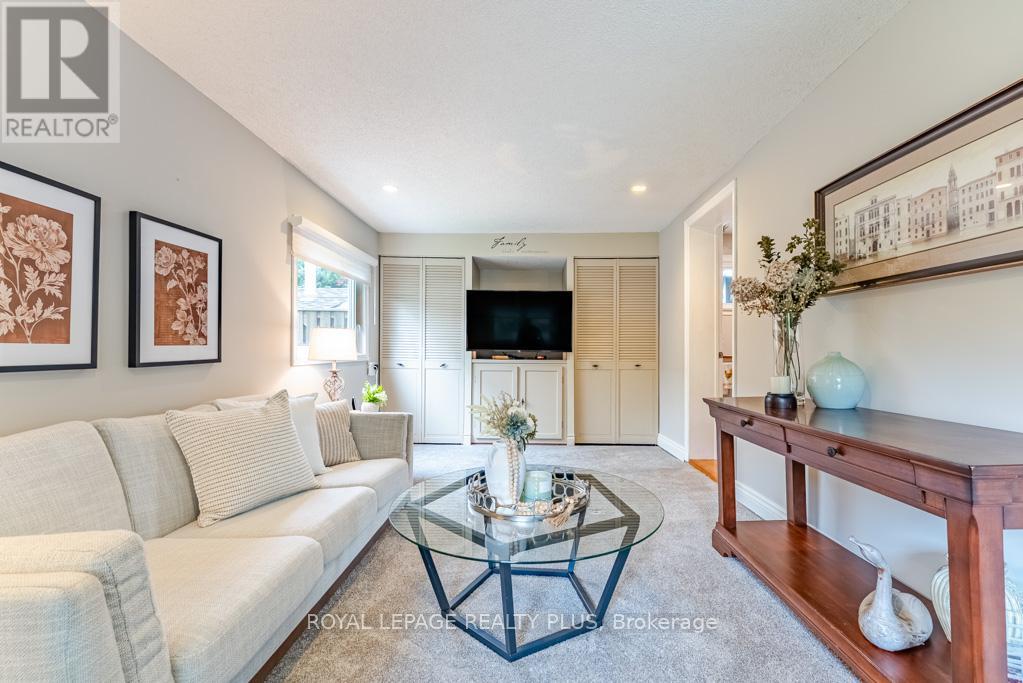 27 Sora Drive, Mississauga, Ontario  L5M 1B3 - Photo 7 - W13213226
