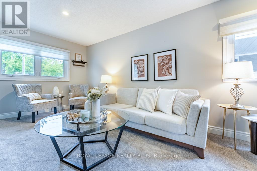 27 Sora Drive, Mississauga, Ontario  L5M 1B3 - Photo 8 - W13213226