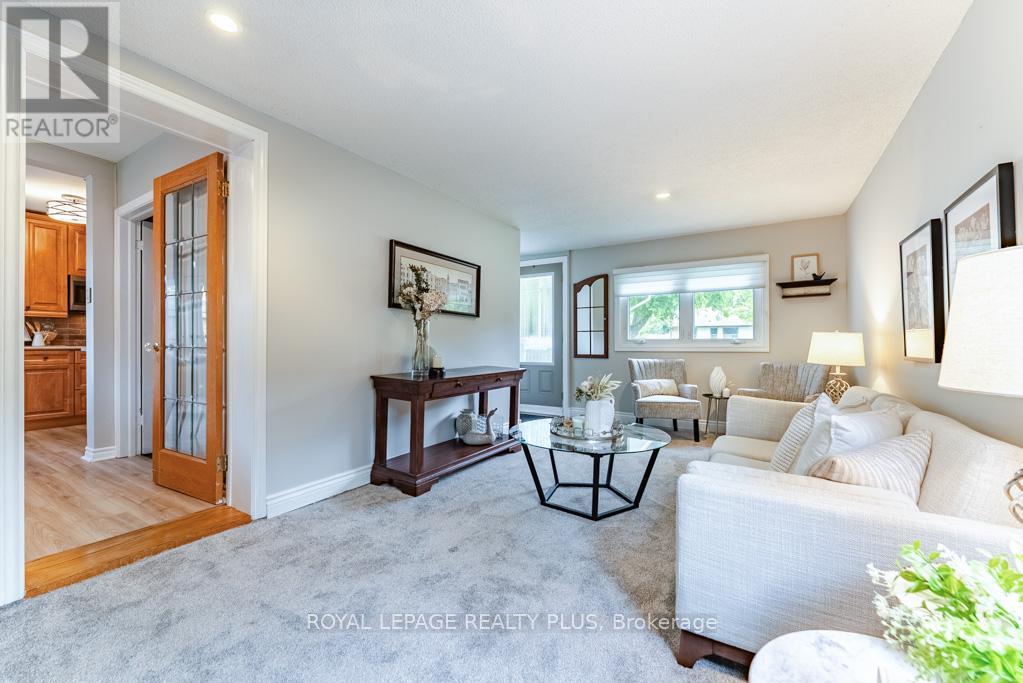 27 Sora Drive, Mississauga, Ontario  L5M 1B3 - Photo 9 - W13213226