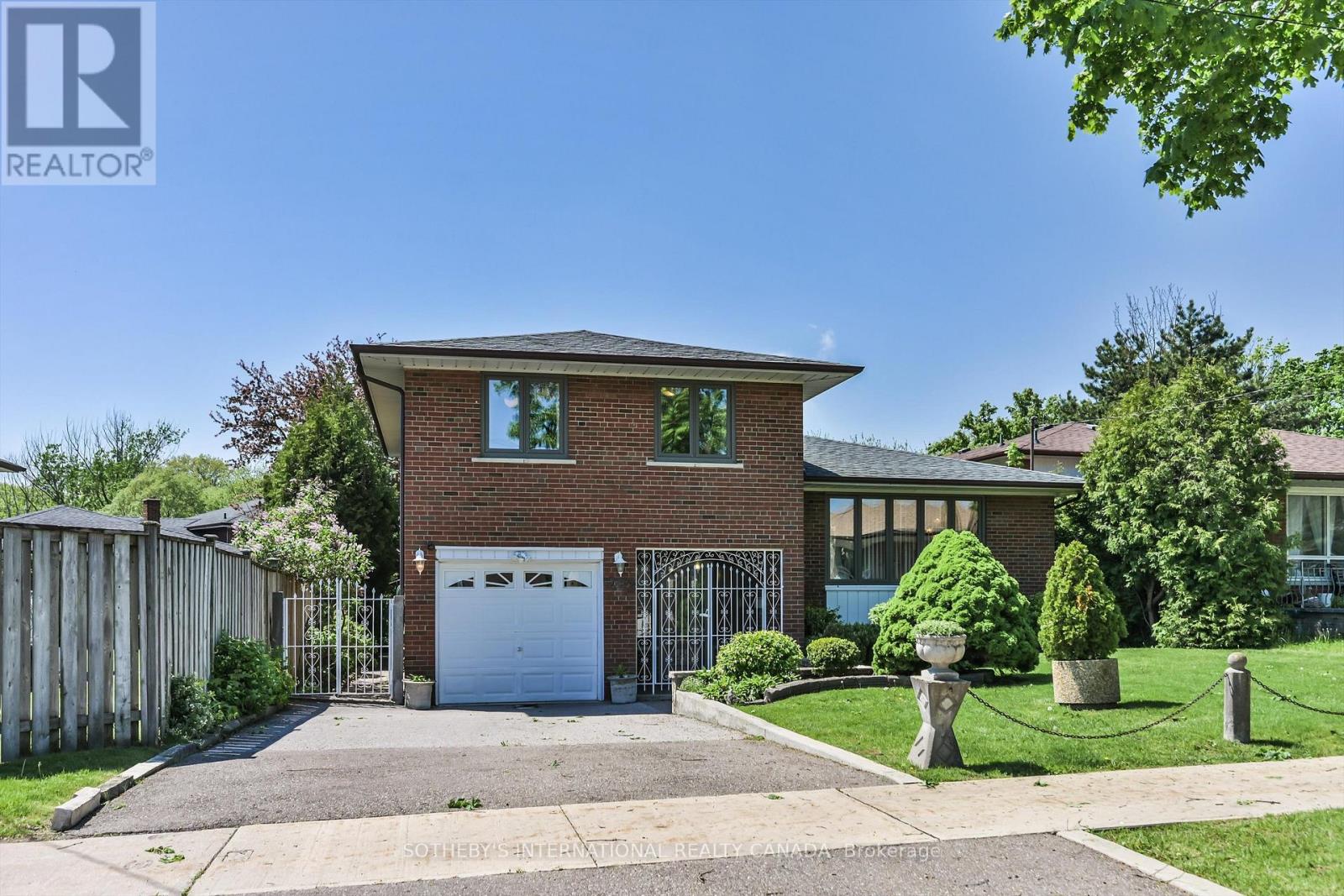 283 DERRYDOWN ROAD, Toronto, Ontario