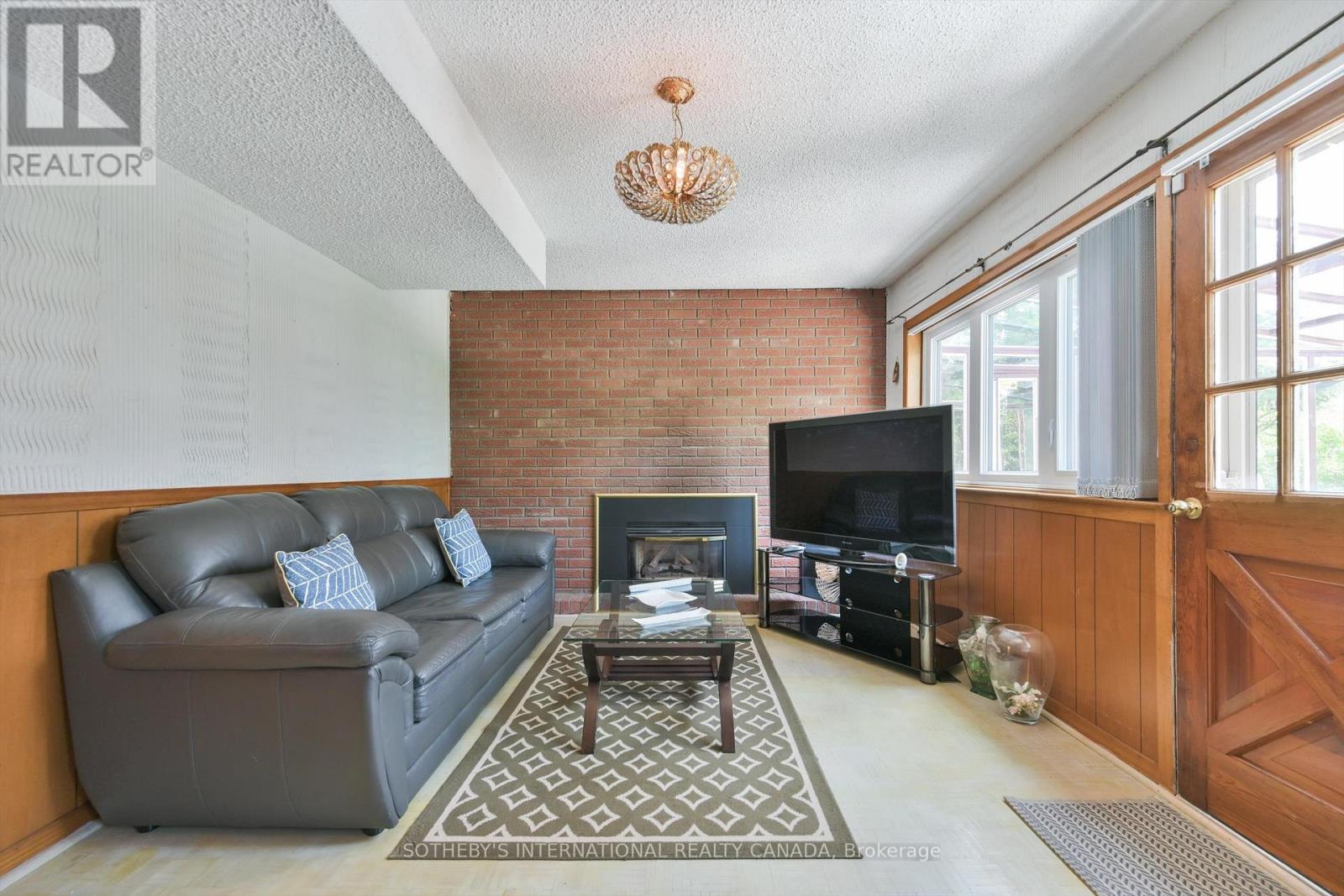 283 Derrydown Road, Toronto, Ontario  M3J 1S2 - Photo 10 - W13213244