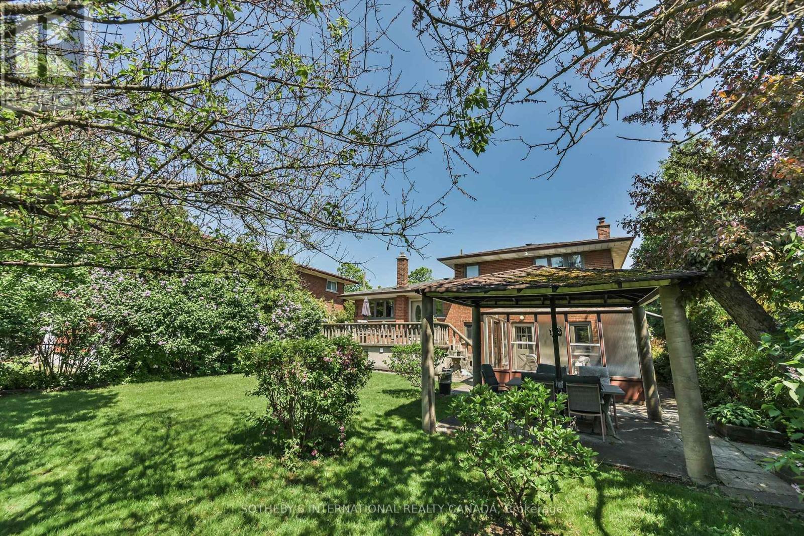 283 Derrydown Road, Toronto, Ontario  M3J 1S2 - Photo 42 - W13213244