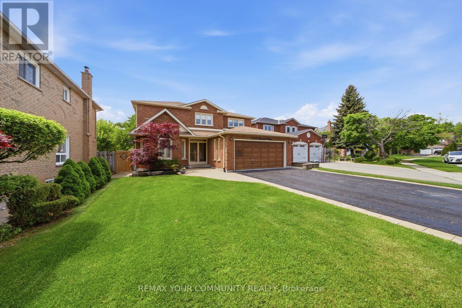 1198 Derrald Drive, Oakville, Ontario  L6J 7K4 - Photo 2 - W13213264