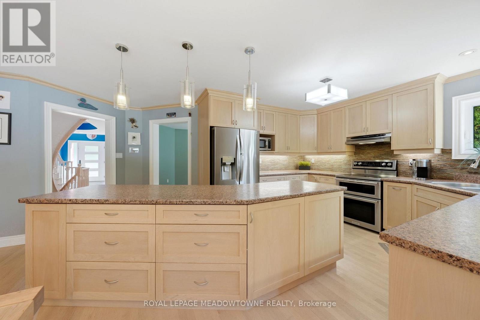 25 Gollop Crescent, Halton Hills, Ontario  L7G 5P1 - Photo 19 - W13213280