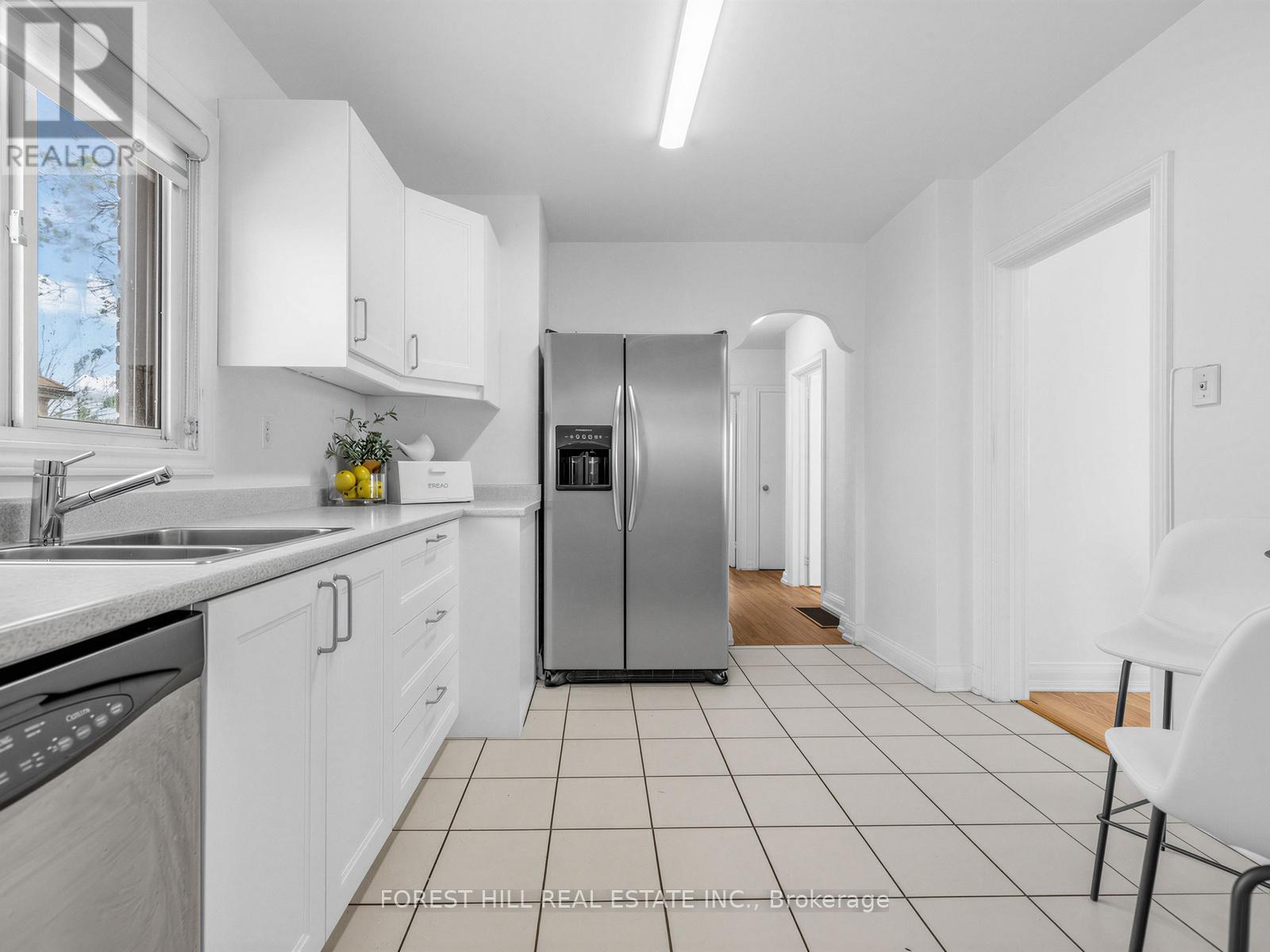 101 Whitley Avenue, Toronto, Ontario  M3K 1A1 - Photo 16 - W13213354