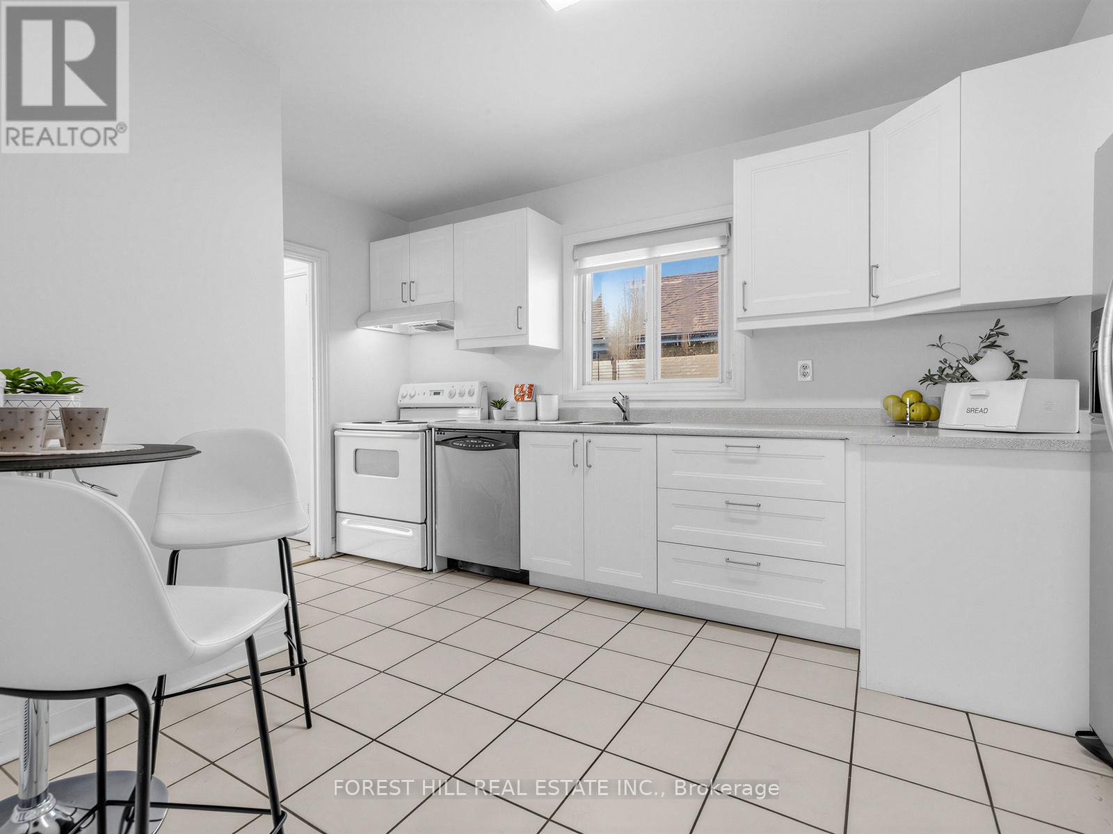 101 Whitley Avenue, Toronto, Ontario  M3K 1A1 - Photo 19 - W13213354