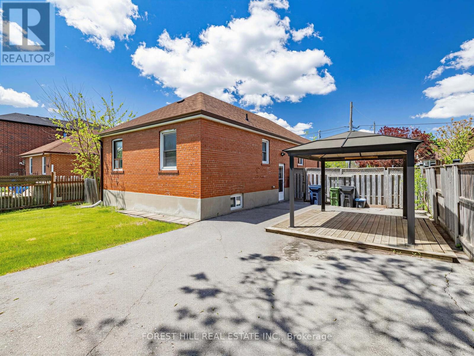 101 Whitley Avenue, Toronto, Ontario  M3K 1A1 - Photo 30 - W13213354