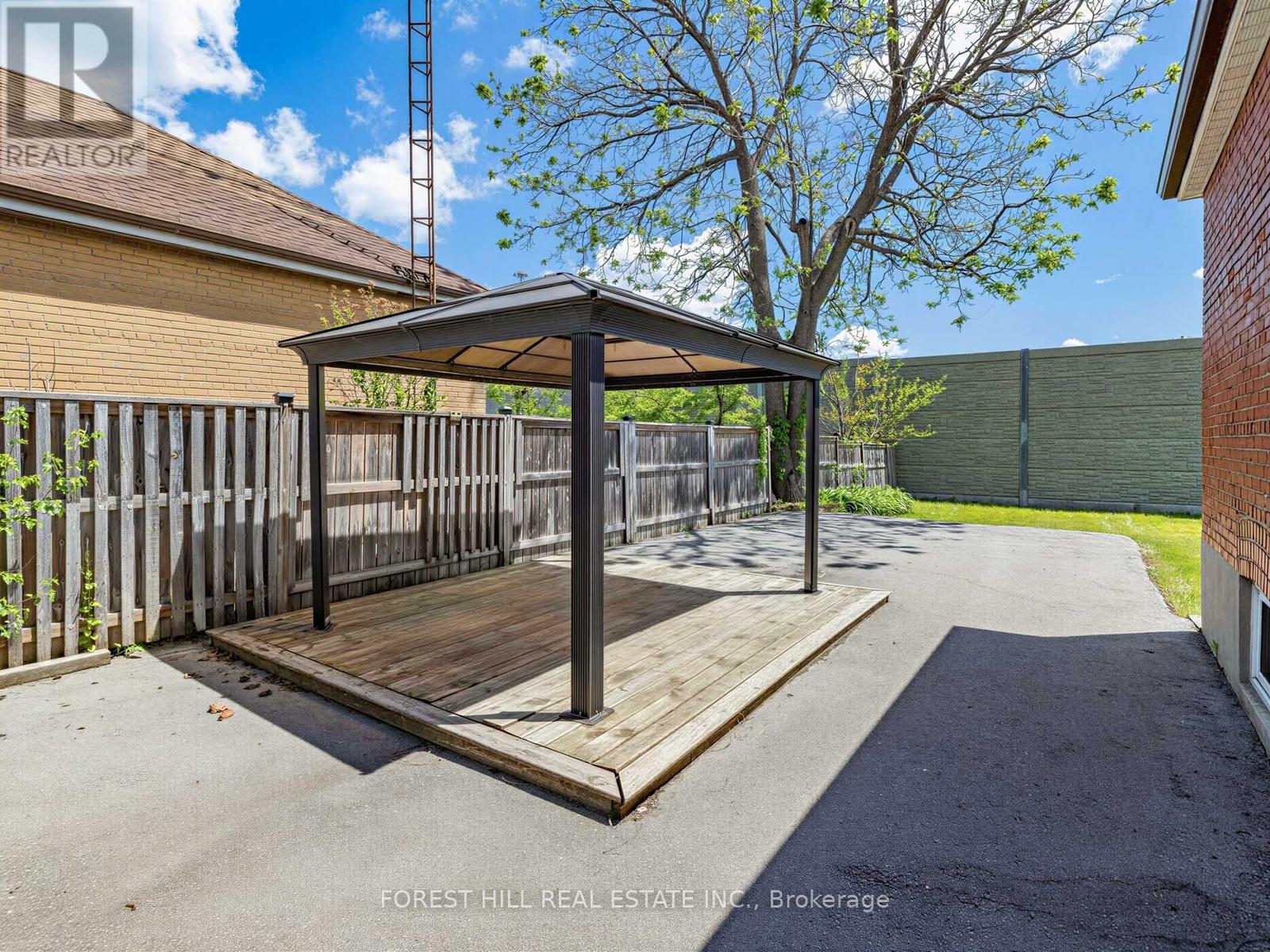 101 Whitley Avenue, Toronto, Ontario  M3K 1A1 - Photo 31 - W13213354