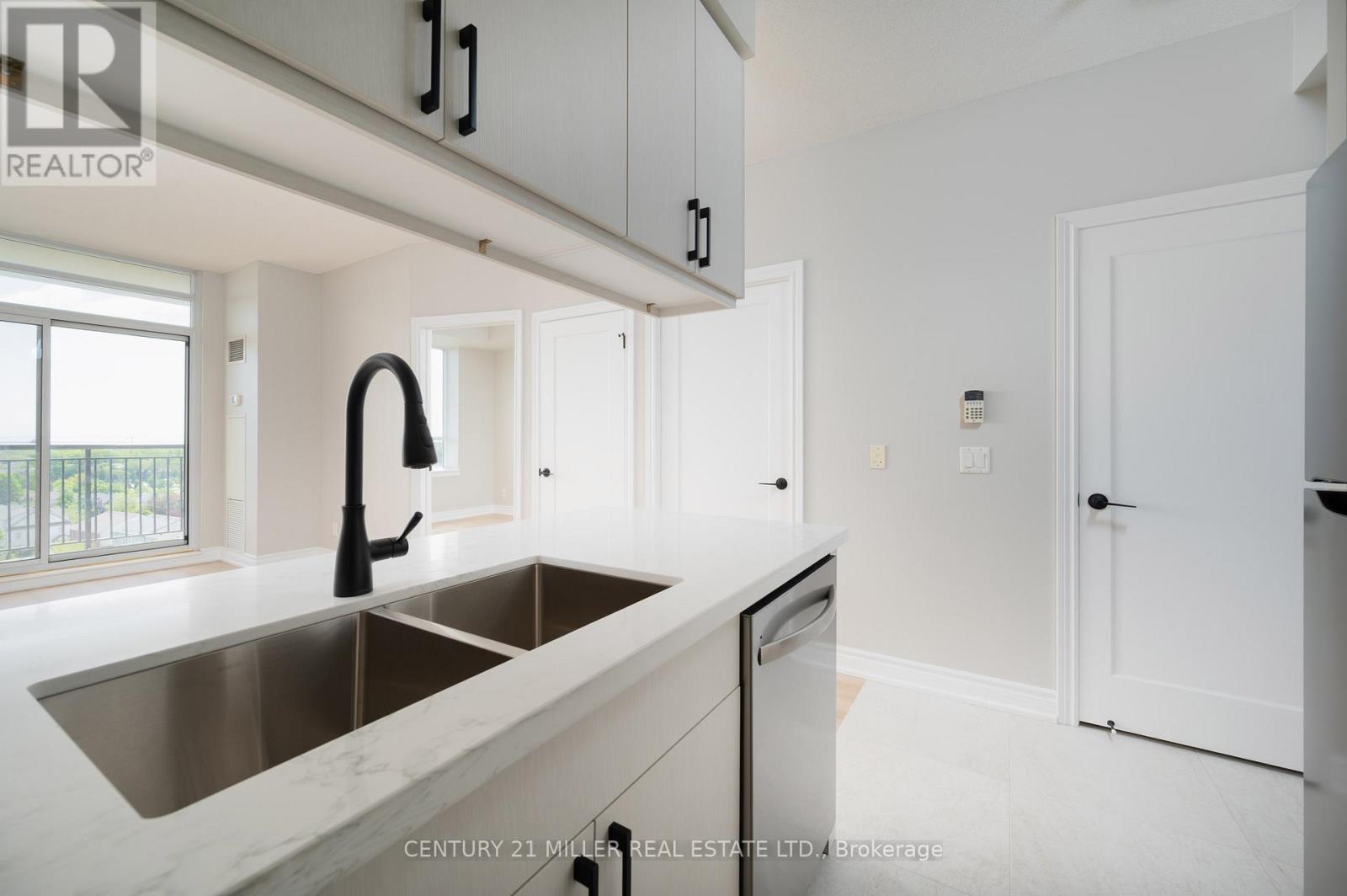1008 - 2325 Central Park Drive, Oakville, Ontario  L6H 0E2 - Photo 5 - W13213372