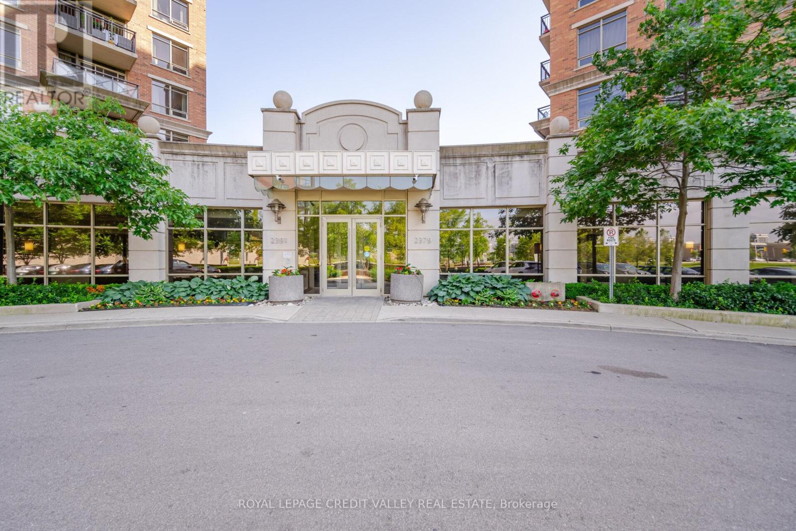 501 - 2379 Central Park Drive, Oakville, Ontario  L6H 0E3 - Photo 2 - W13213398