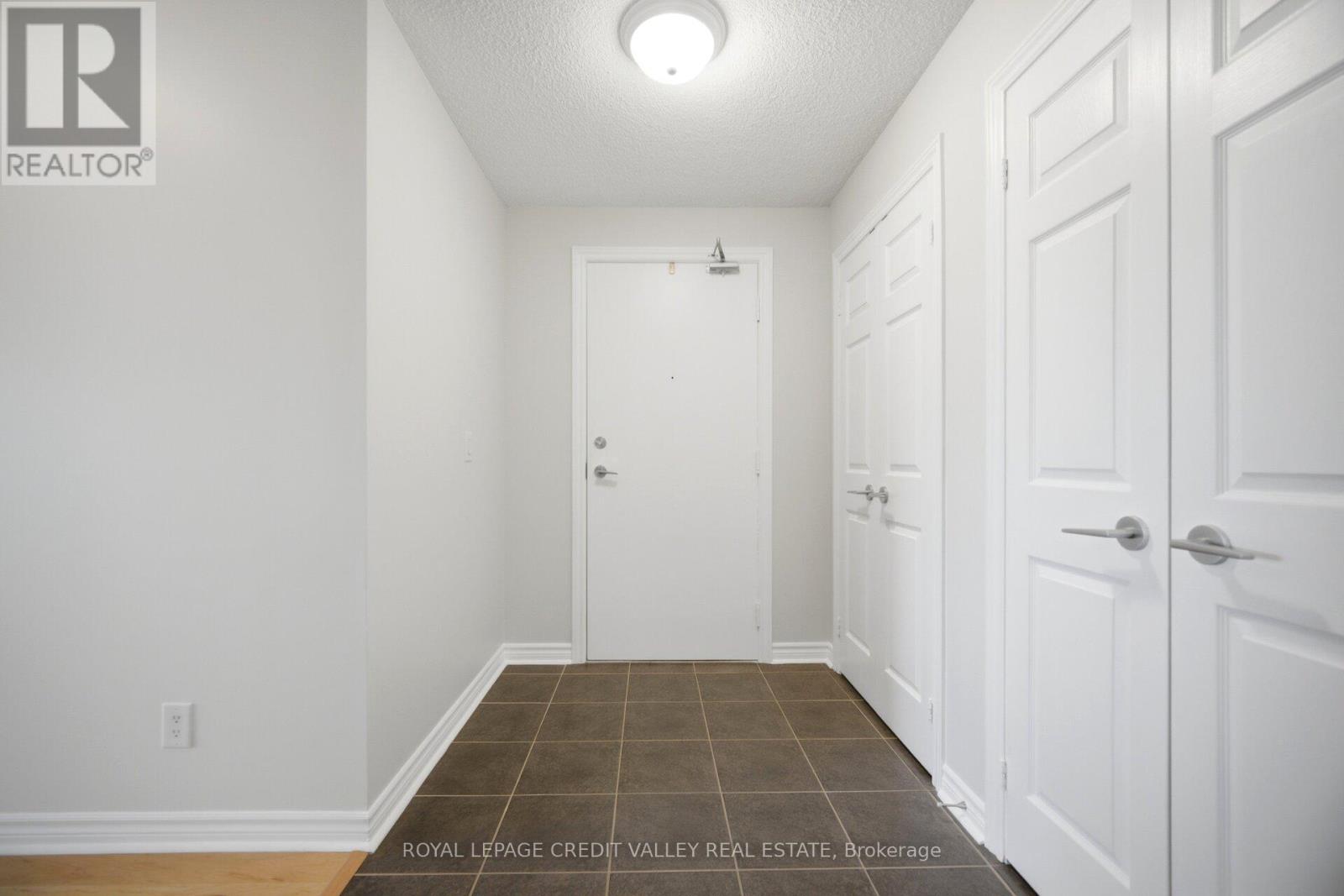 501 - 2379 Central Park Drive, Oakville, Ontario  L6H 0E3 - Photo 5 - W13213398