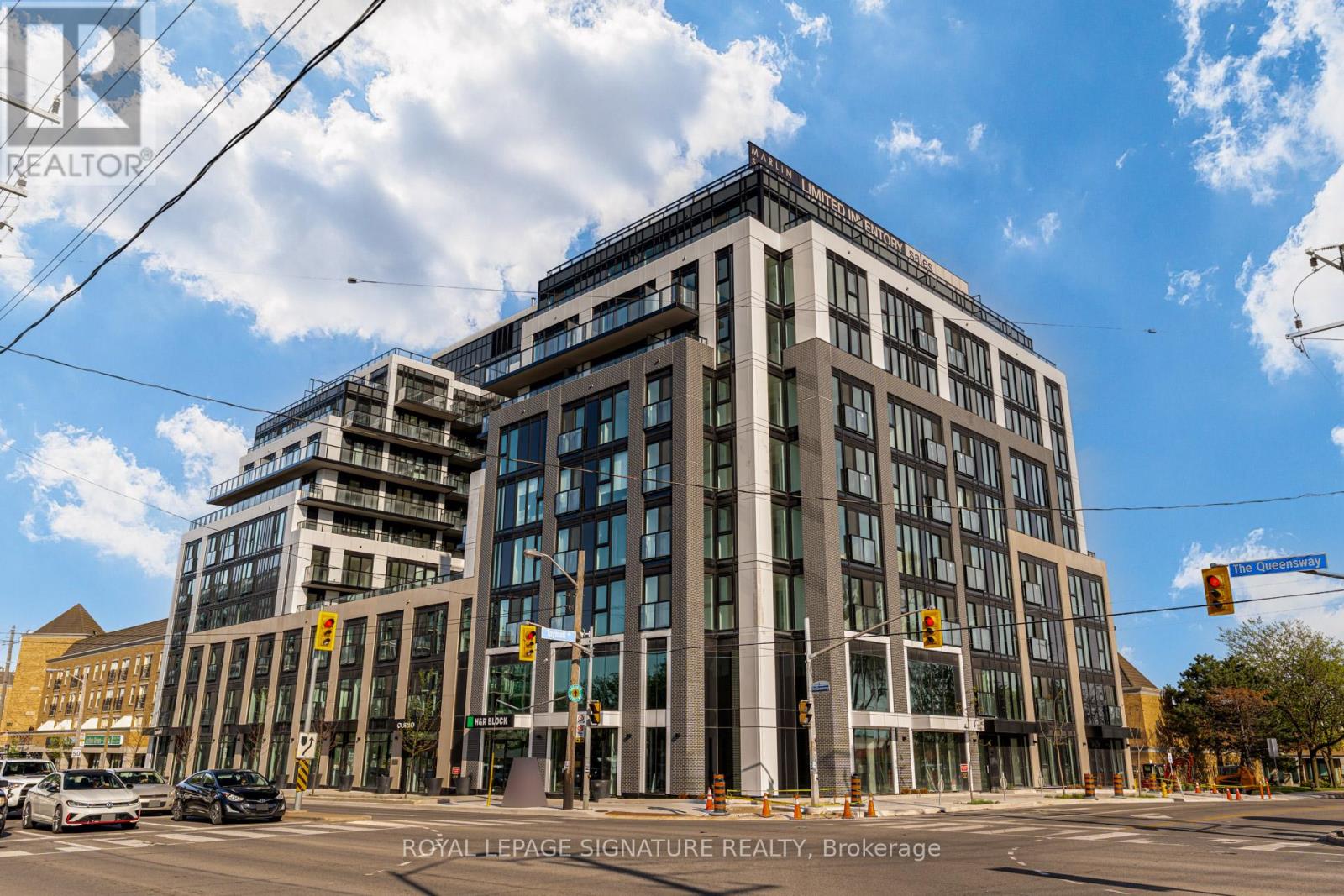 820 - 799 THE QUEENSWAY, Toronto, Ontario