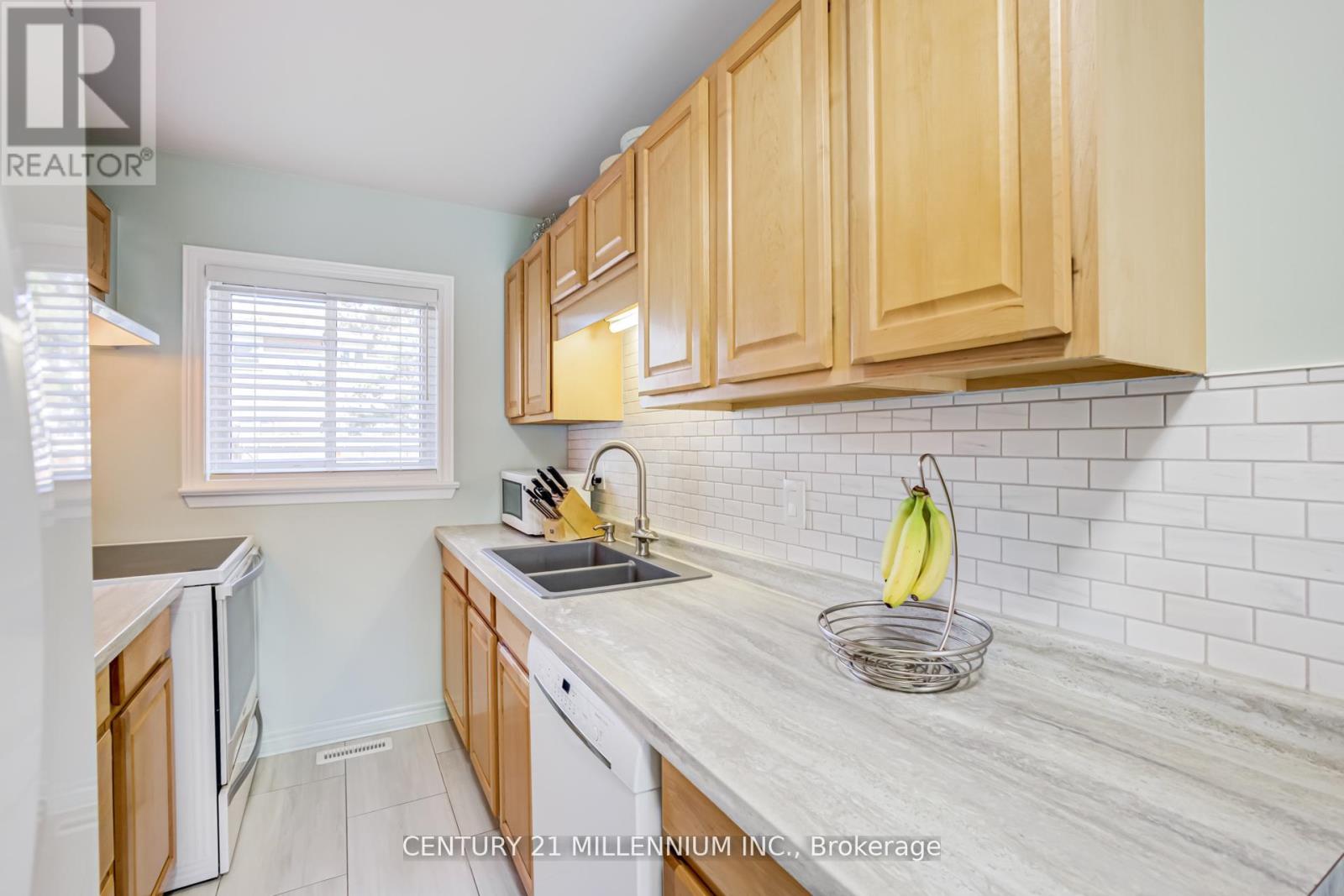 17 - 17 Craigleigh Crescent, Brampton, Ontario  L6T 2E3 - Photo 12 - W13213402