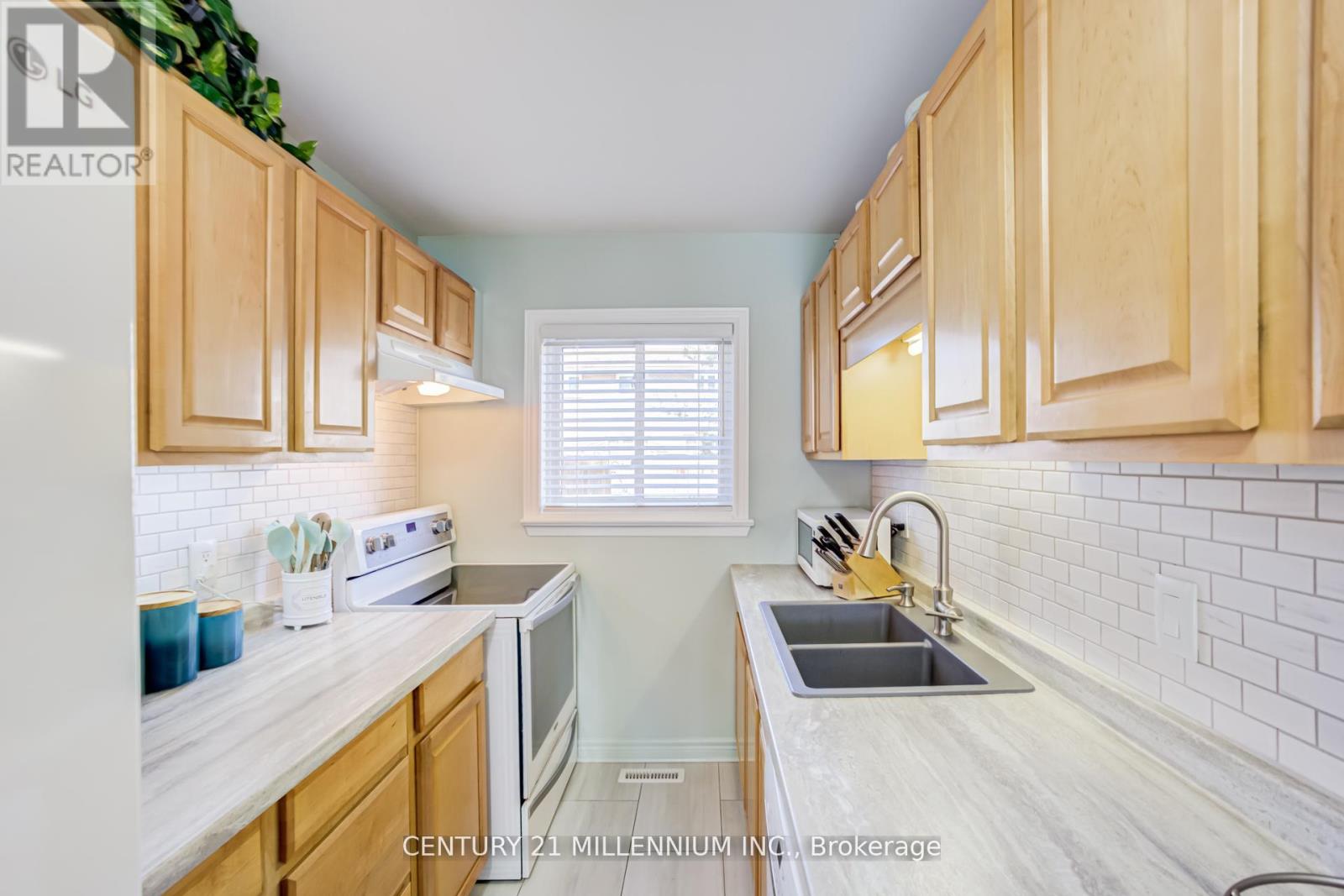 17 - 17 Craigleigh Crescent, Brampton, Ontario  L6T 2E3 - Photo 9 - W13213402