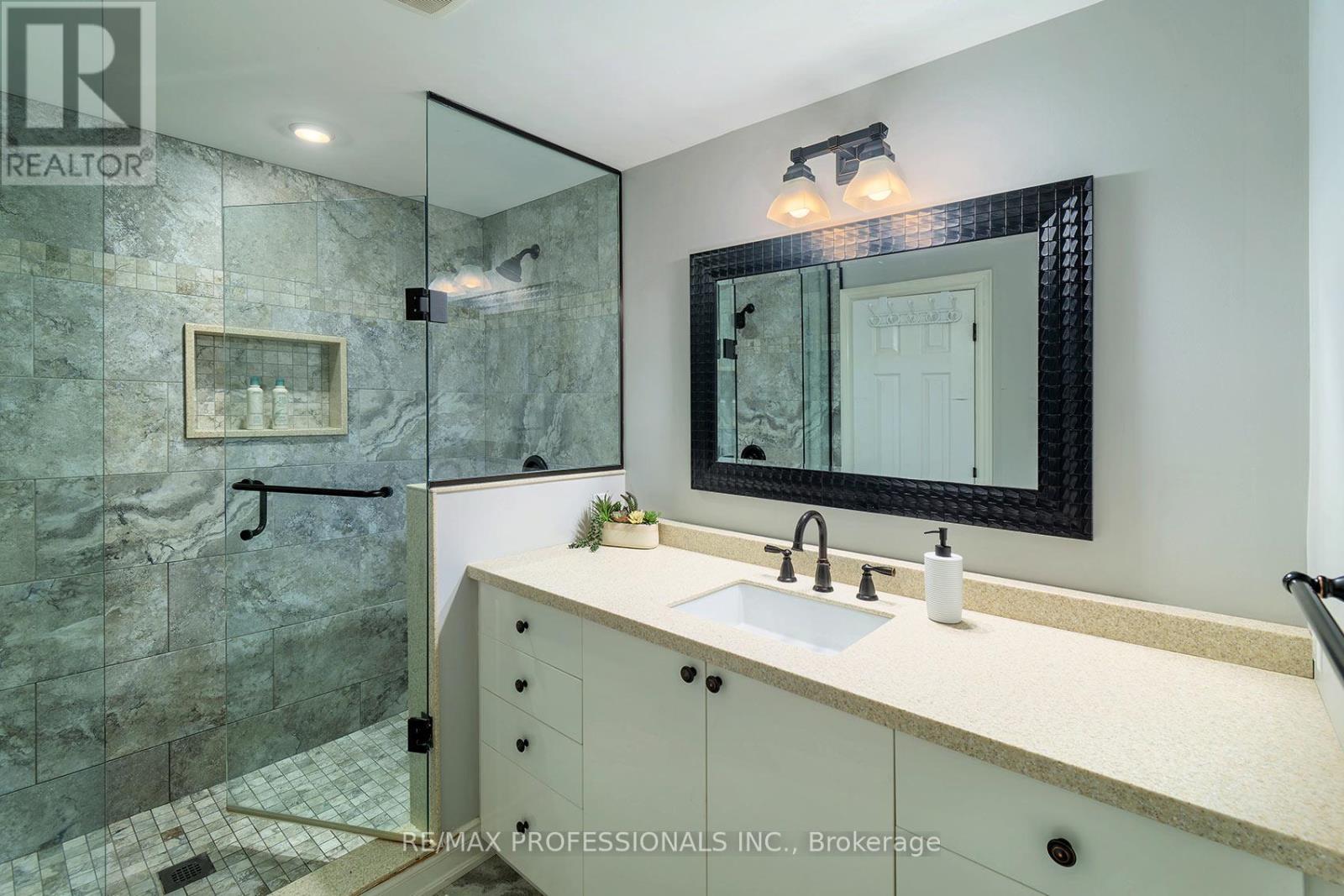 642 Roseheath Drive, Milton, Ontario  L9T 4V6 - Photo 22 - W13213448