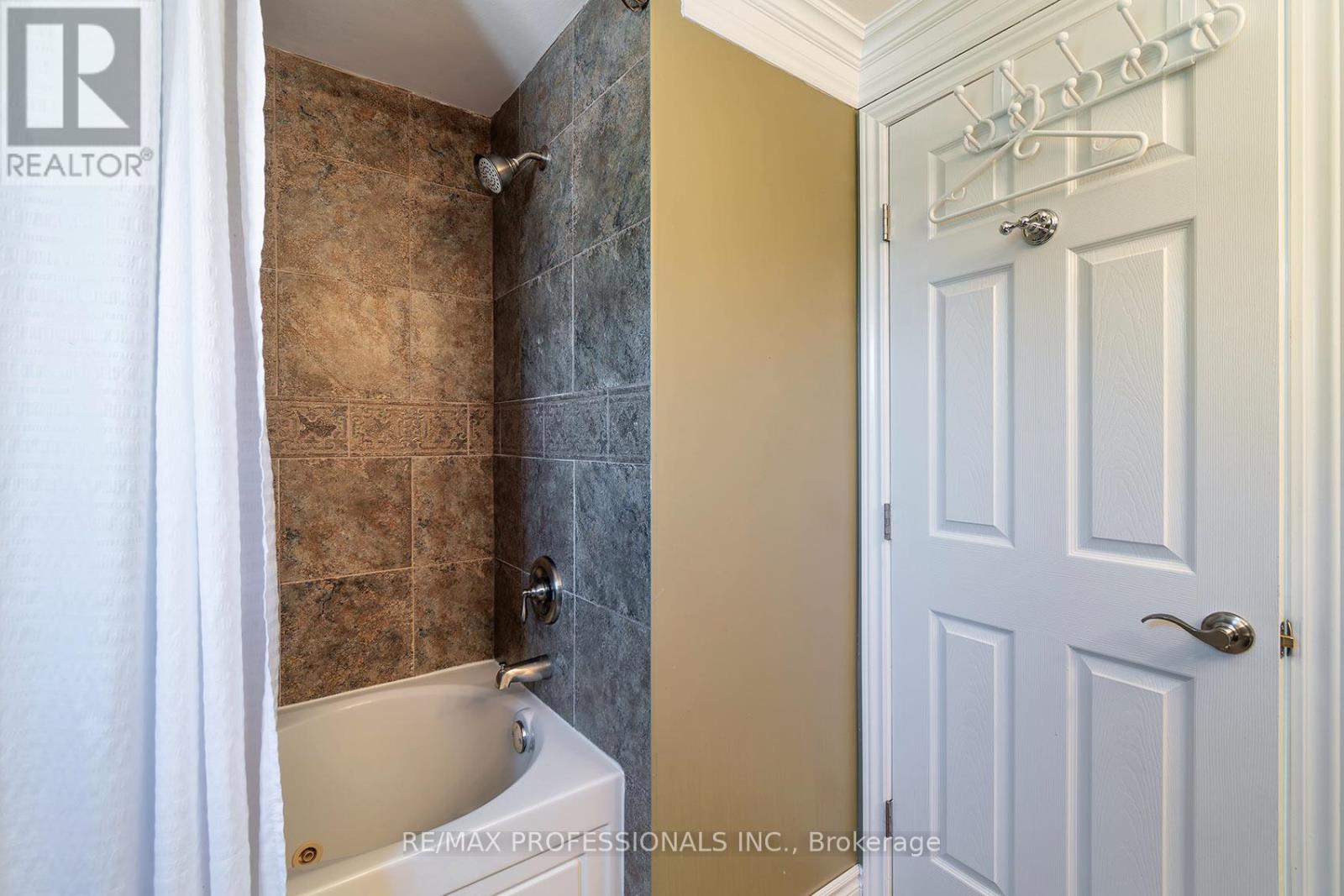 642 Roseheath Drive, Milton, Ontario  L9T 4V6 - Photo 27 - W13213448