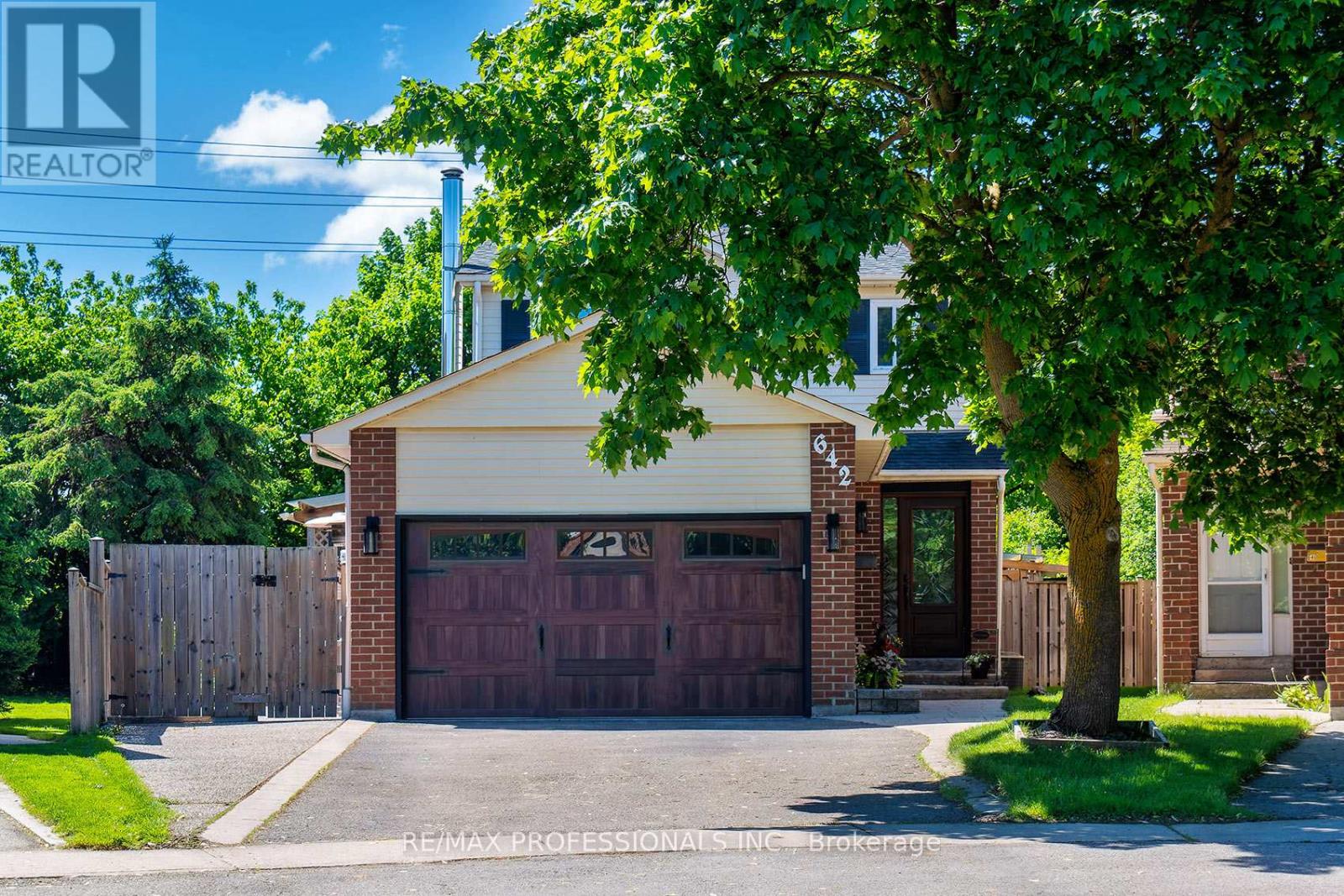 642 Roseheath Drive, Milton, Ontario  L9T 4V6 - Photo 3 - W13213448
