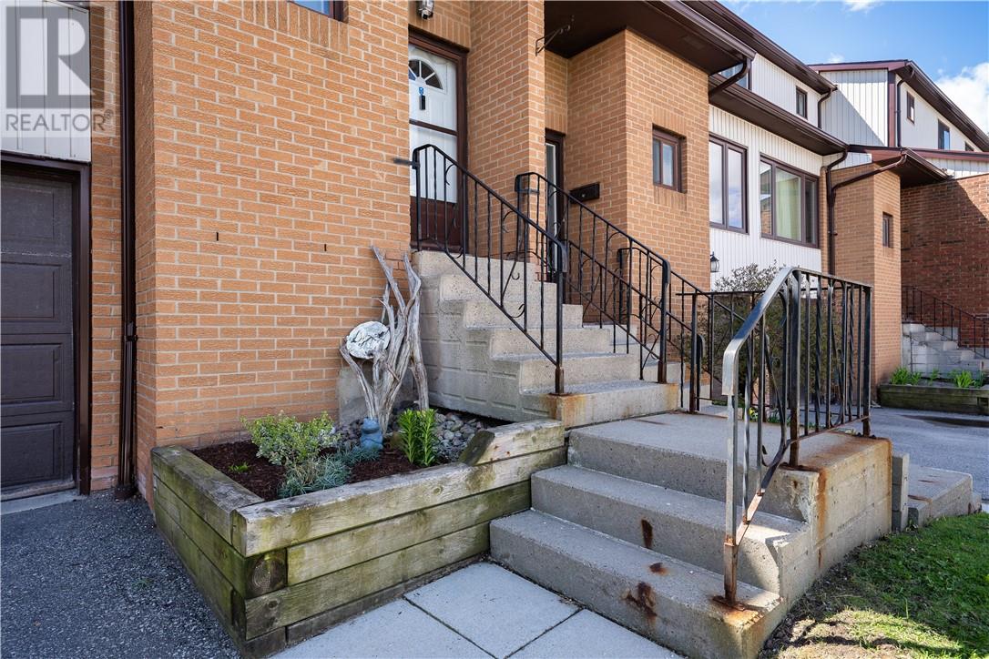34-765 Oklahoma Drive, Toronto, Ontario  L1W 3C9 - Photo 4 - 2128140