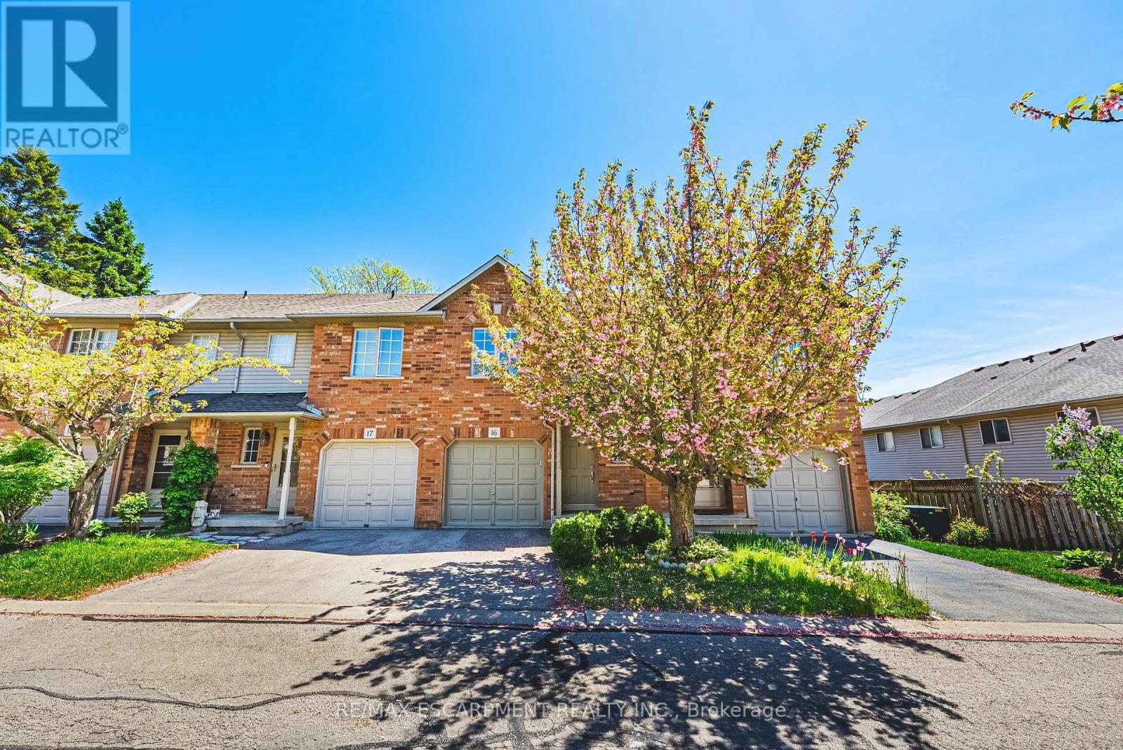 16 - 1000 UPPER PARADISE ROAD, Hamilton, Ontario