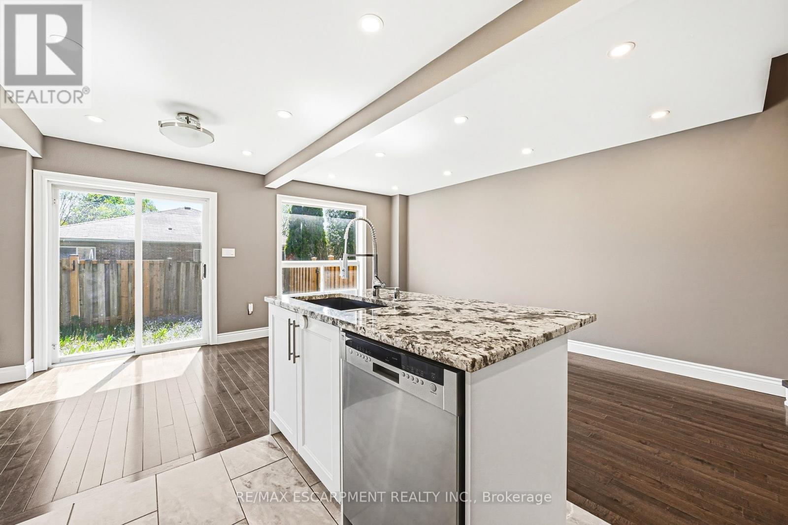 16 - 1000 Upper Paradise Road, Hamilton, Ontario  L9B 2S7 - Photo 16 - X13212954