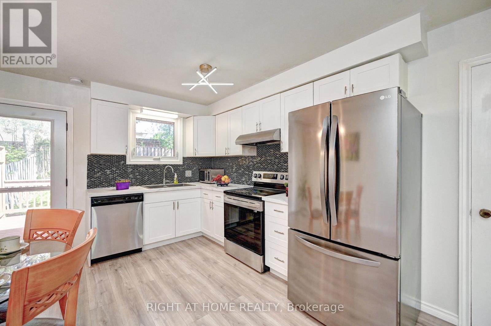 92 Pinemeadow Crescent, Waterloo, Ontario  N2T 1A7 - Photo 14 - X13213030