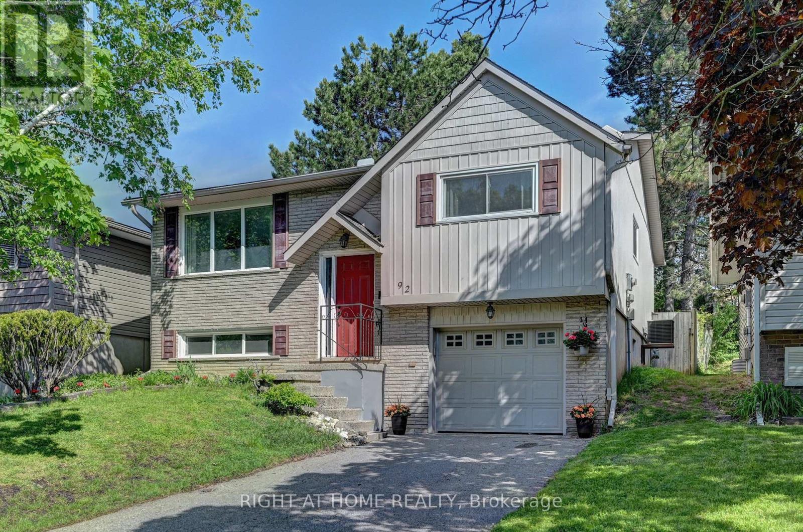 92 Pinemeadow Crescent, Waterloo, Ontario  N2T 1A7 - Photo 2 - X13213030
