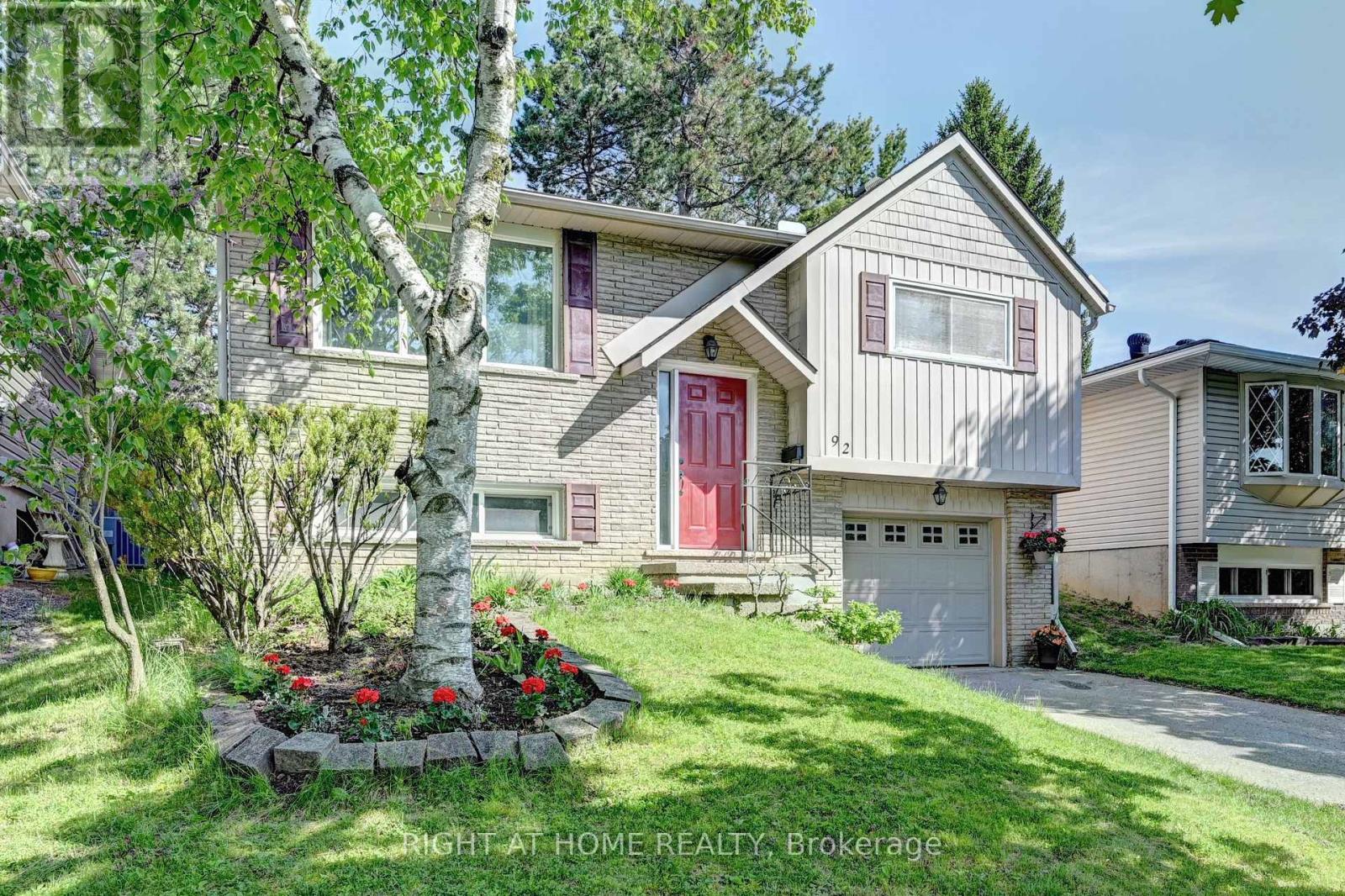 92 Pinemeadow Crescent, Waterloo, Ontario  N2T 1A7 - Photo 3 - X13213030
