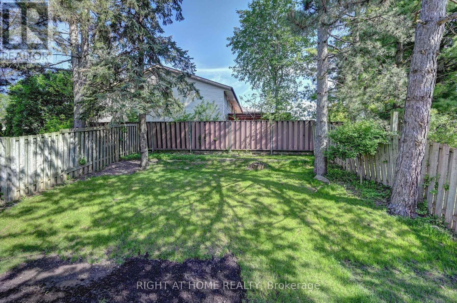 92 Pinemeadow Crescent, Waterloo, Ontario  N2T 1A7 - Photo 48 - X13213030