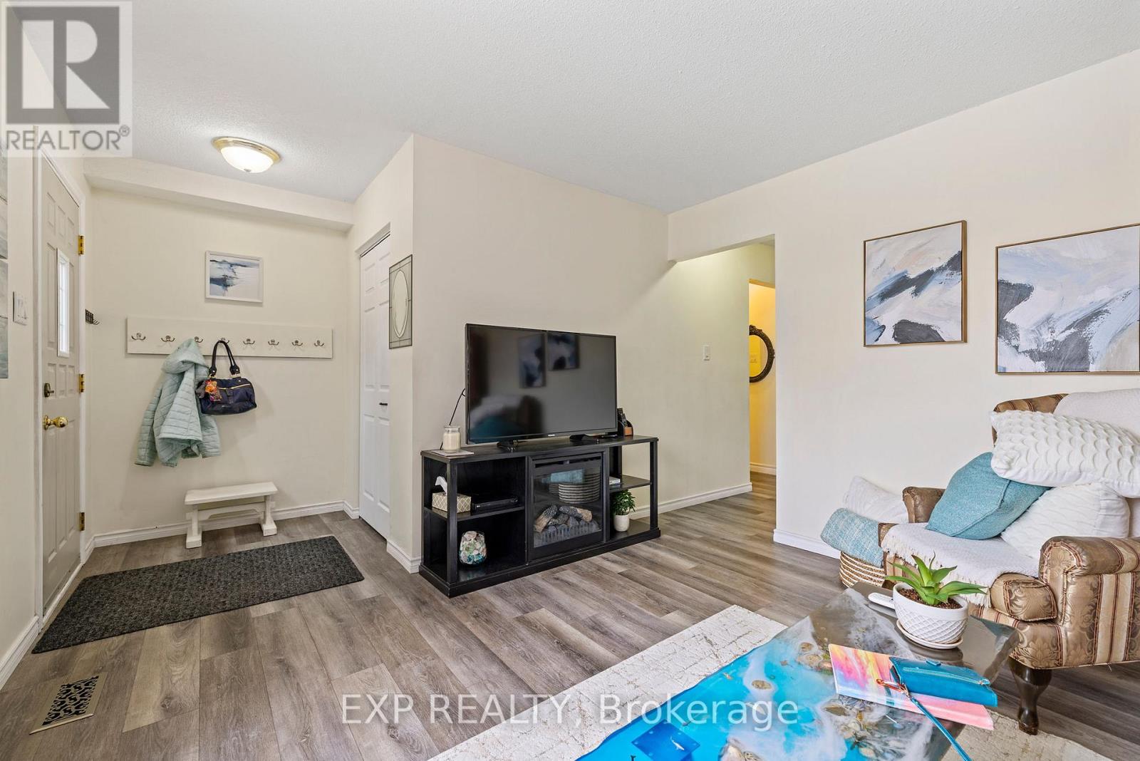 9 Cleveland Place, Hamilton, Ontario  L8J 1M9 - Photo 8 - X13213408
